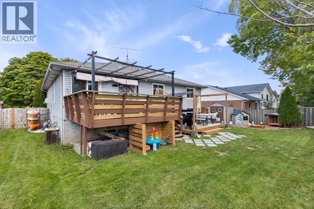 303 STONE RIDGE AVENUE - Image 32