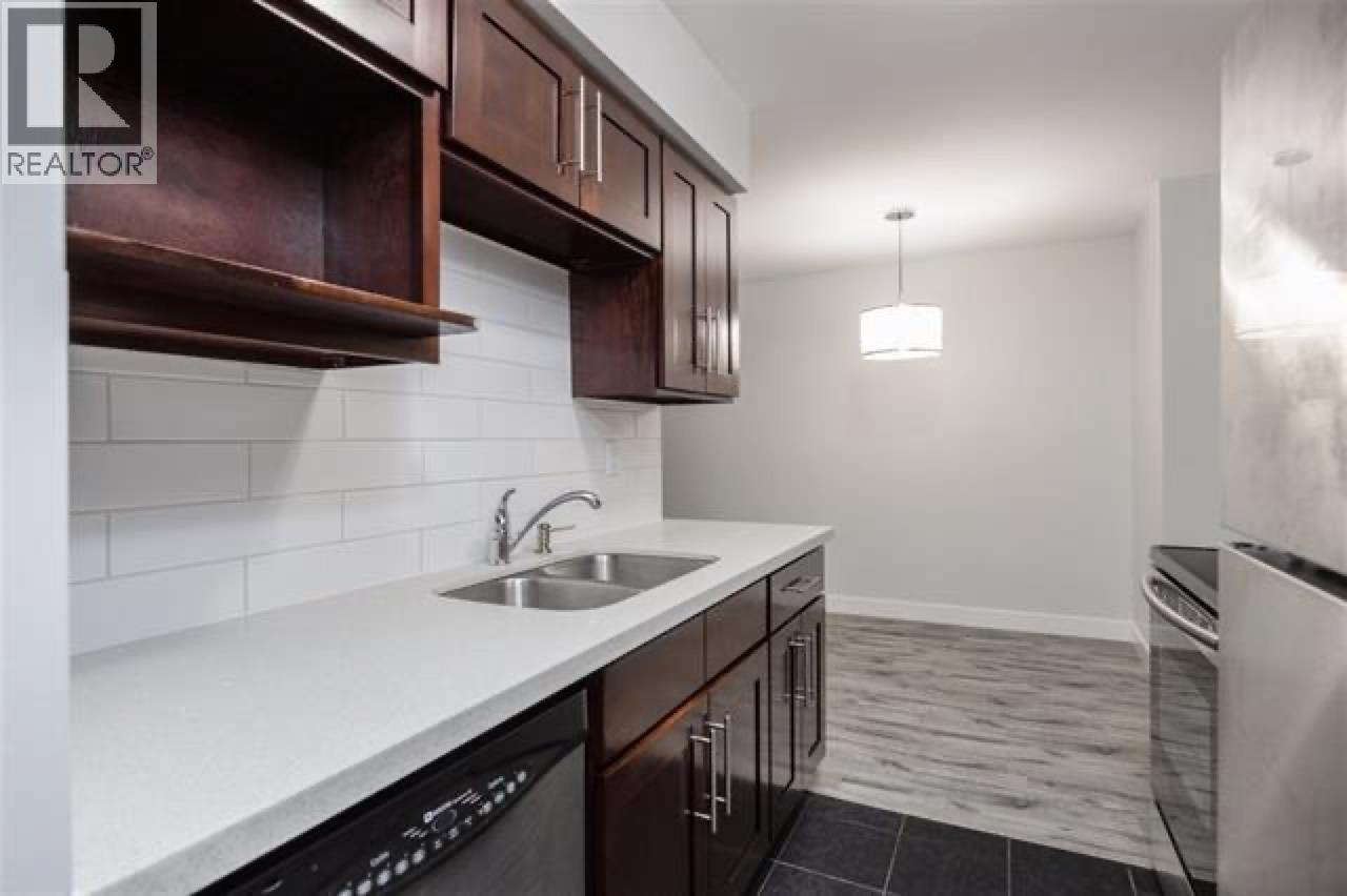 419 9867 MANCHESTER DRIVE, Burnaby