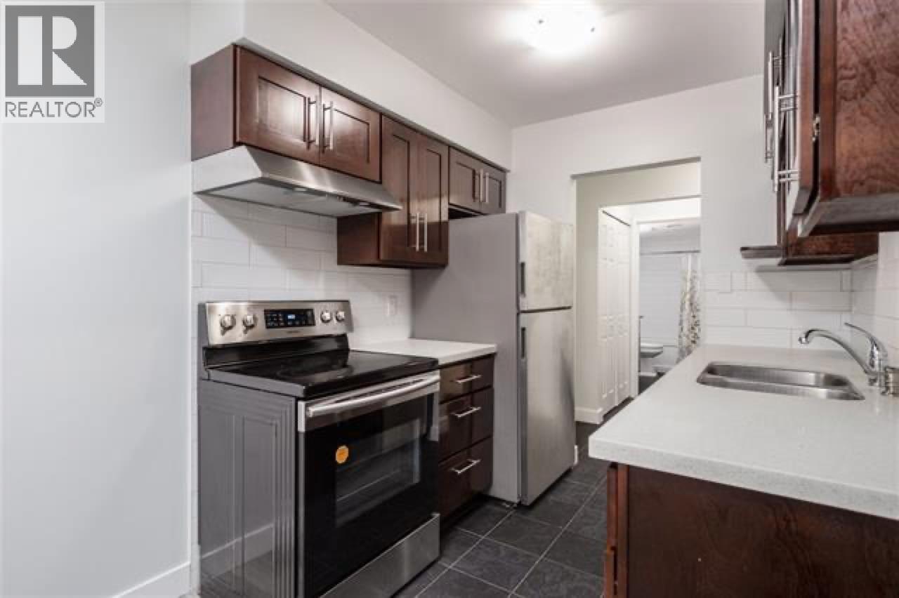 419 9867 MANCHESTER DRIVE, Burnaby