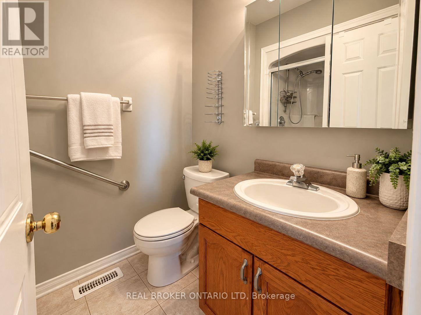#6 861 SHELBORNE STREET - Image 12