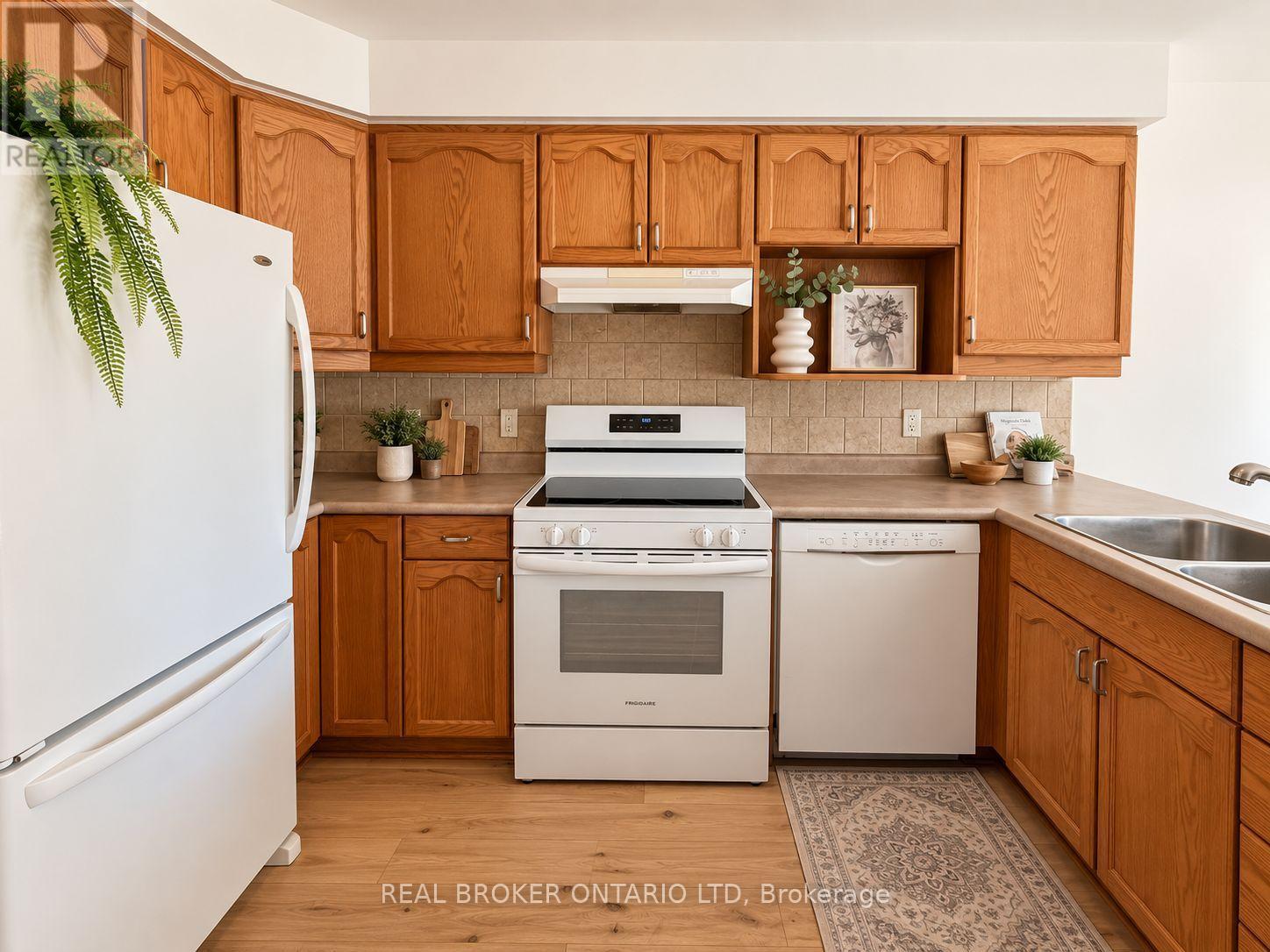 #6 861 SHELBORNE STREET - Image 6