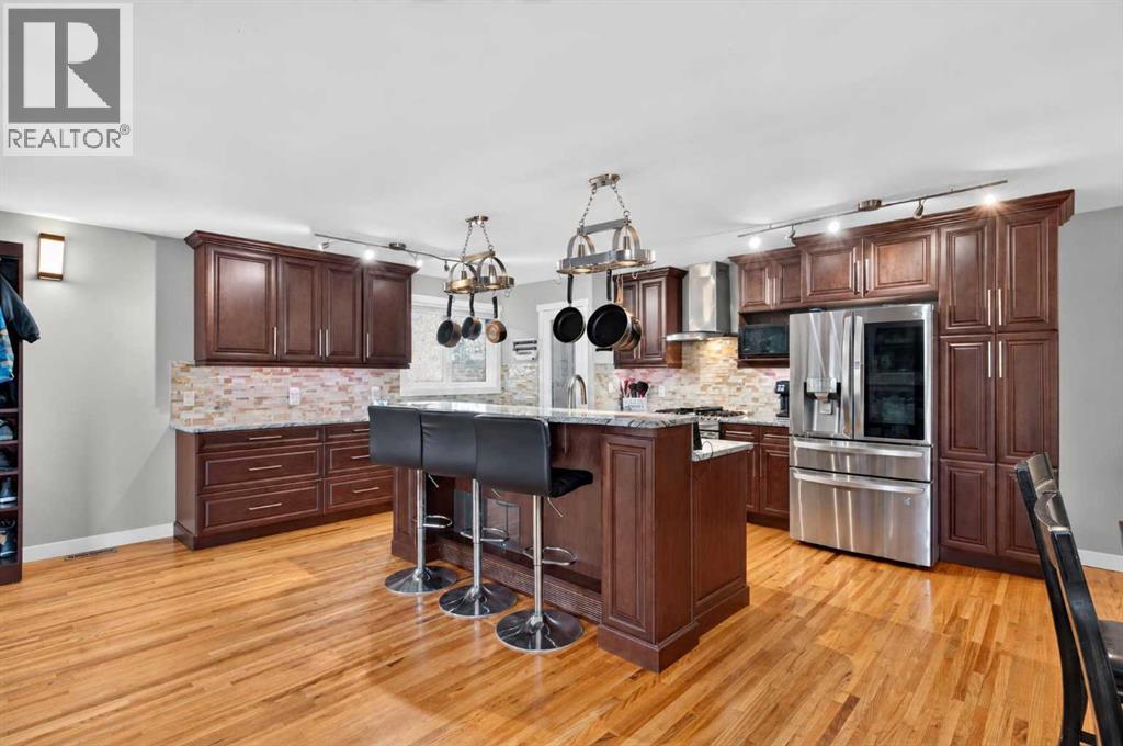 Property for sale at 907 Ranchview Crescent NW
