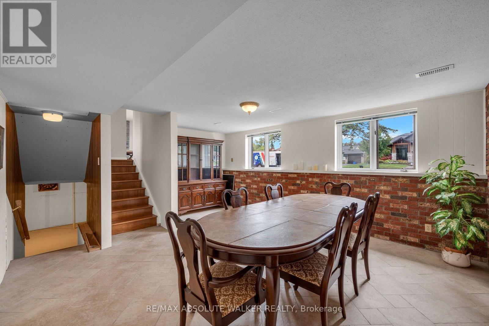 29 JONATHAN PACK STREET - 10