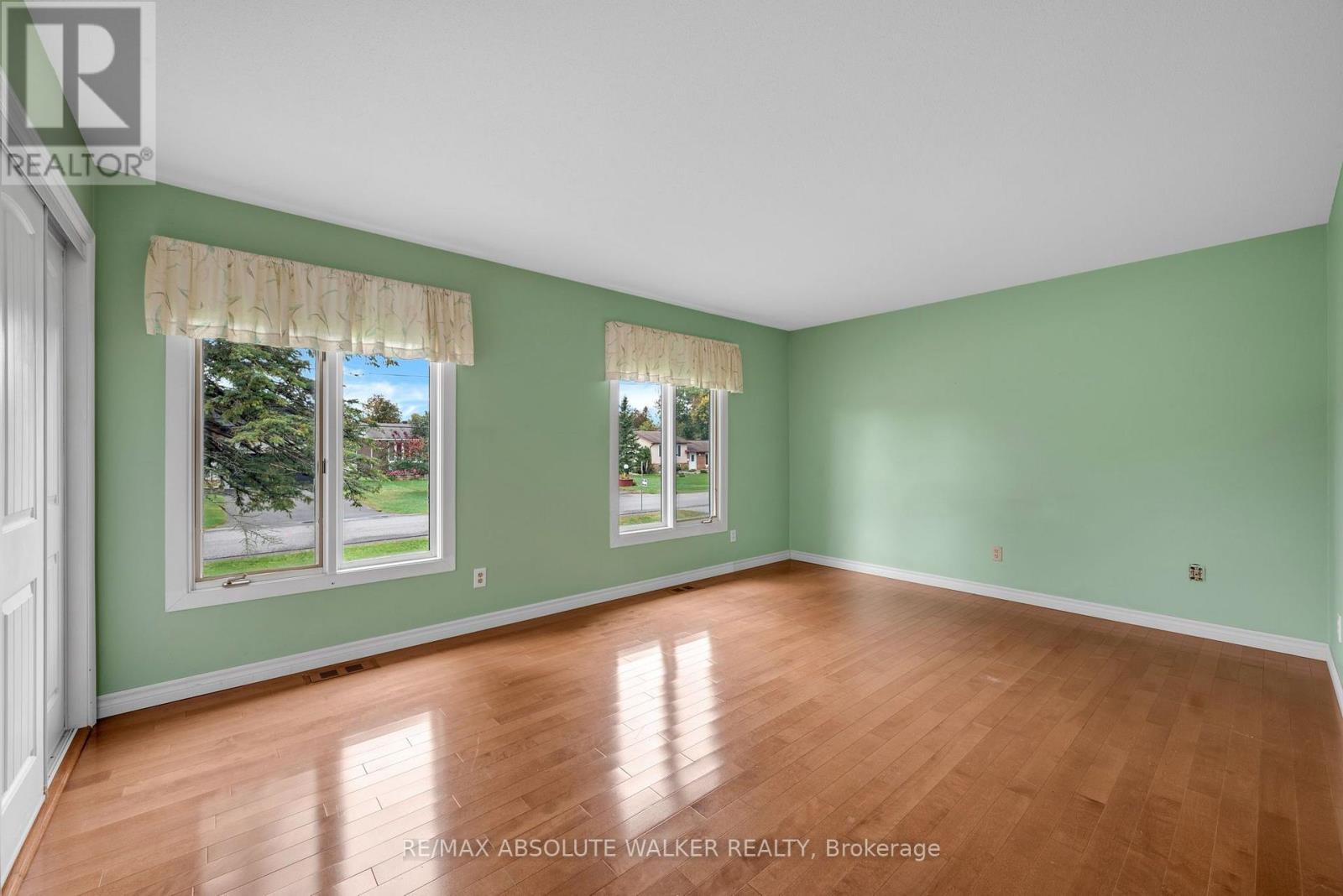29 JONATHAN PACK STREET - Image 12