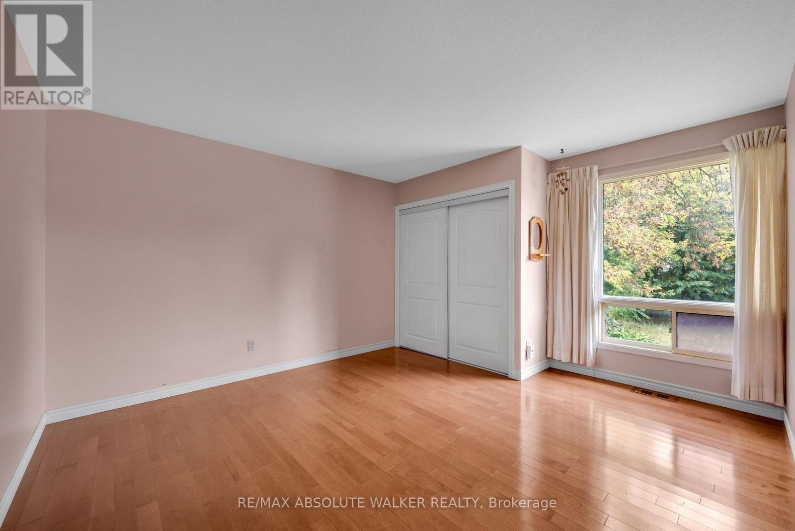 29 JONATHAN PACK STREET - 15