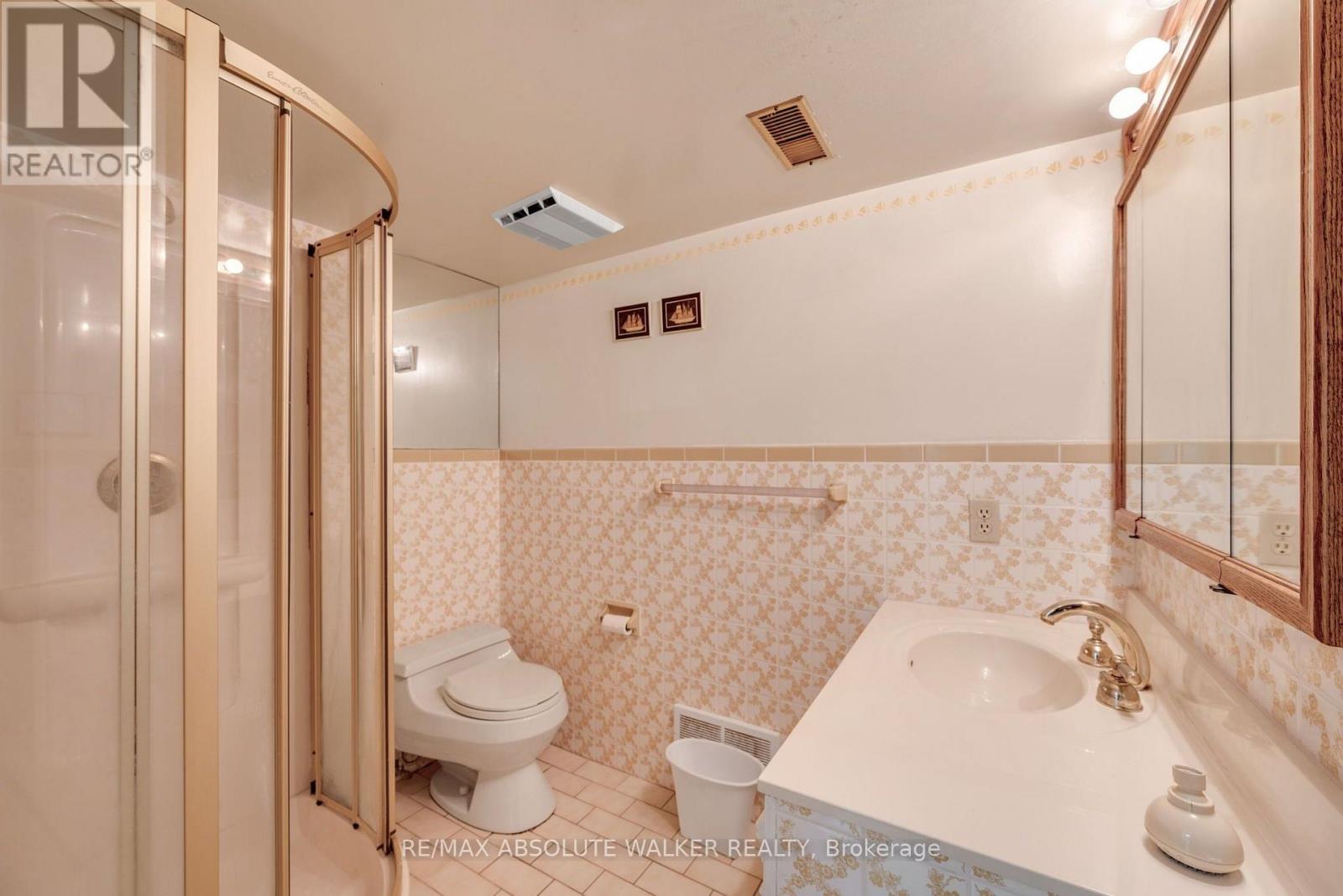 29 JONATHAN PACK STREET - Image 19