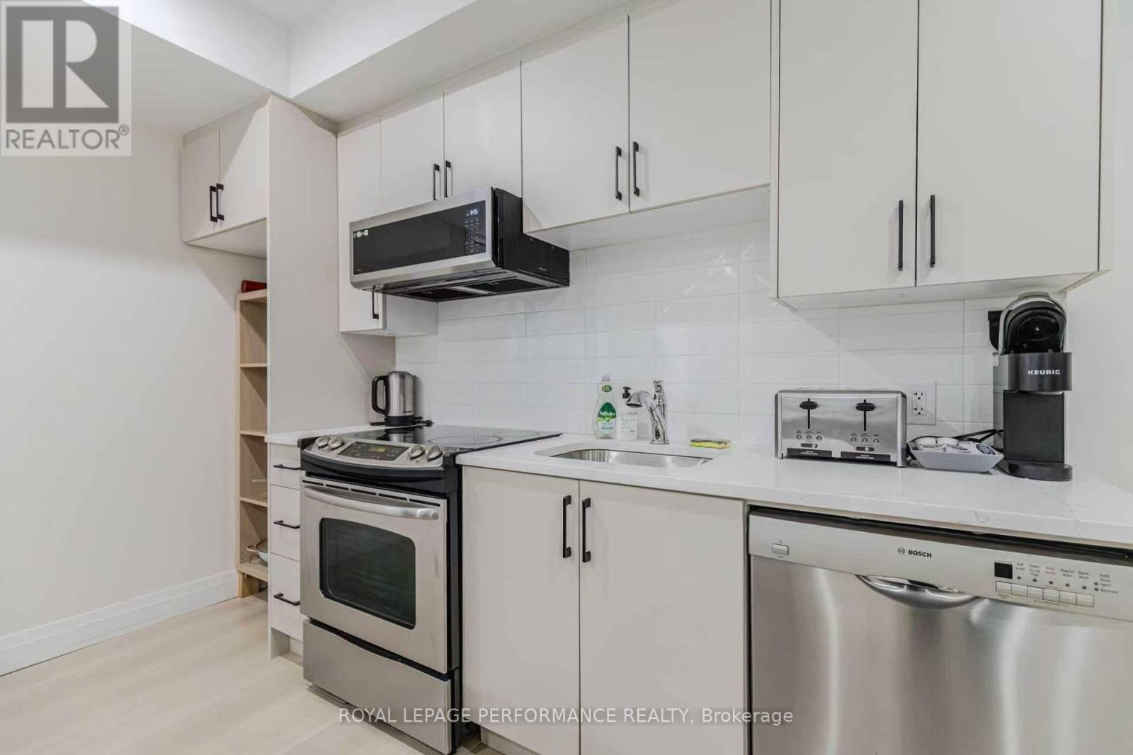 Unit B - 819 Aaron Avenue