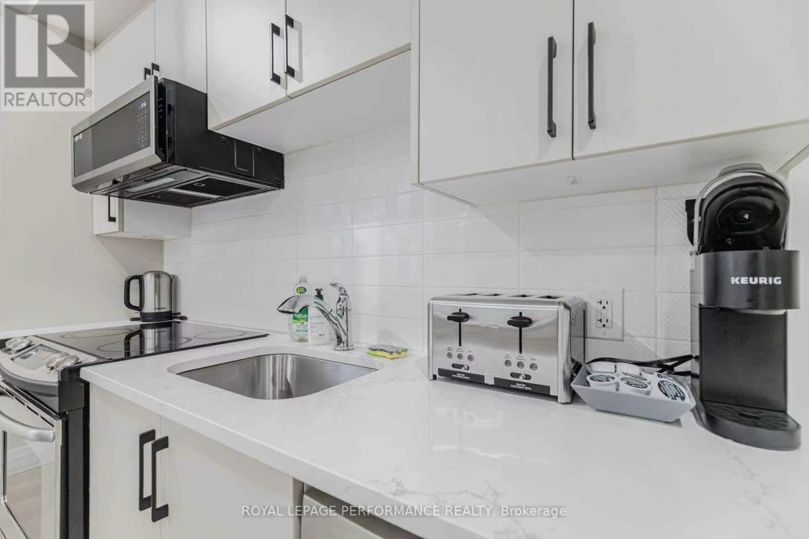 Unit B - 819 Aaron Avenue