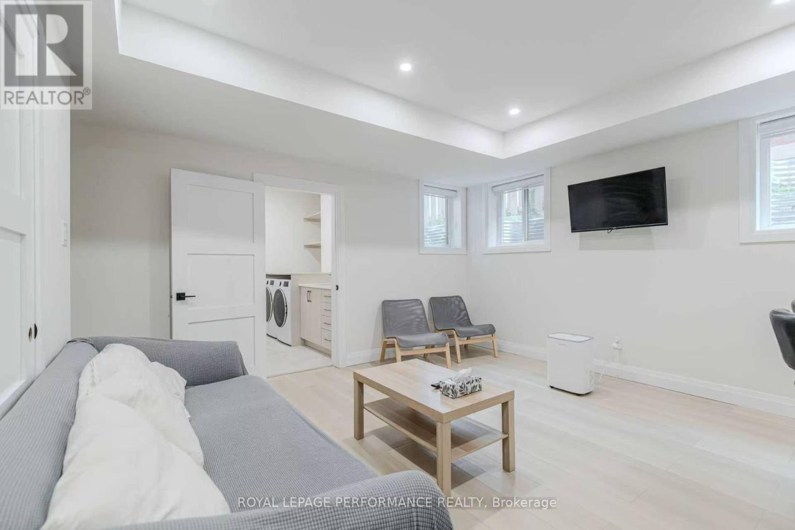 Unit B - 819 Aaron Avenue