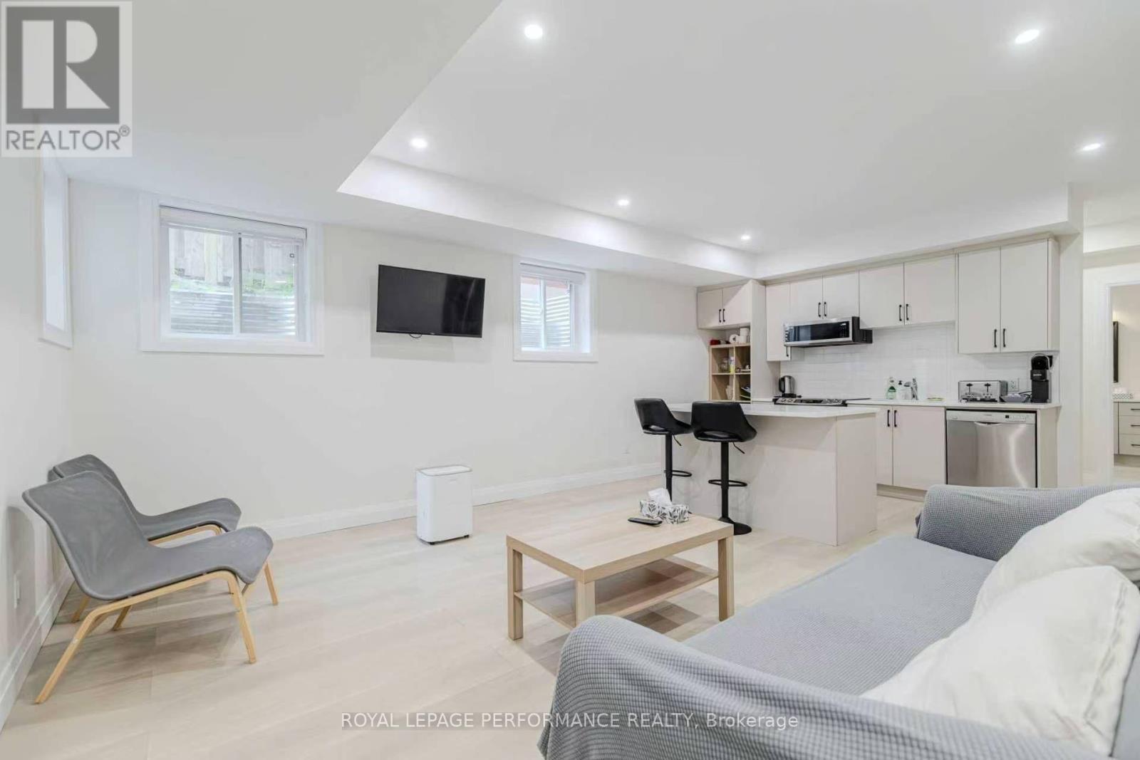 Unit B - 819 Aaron Avenue