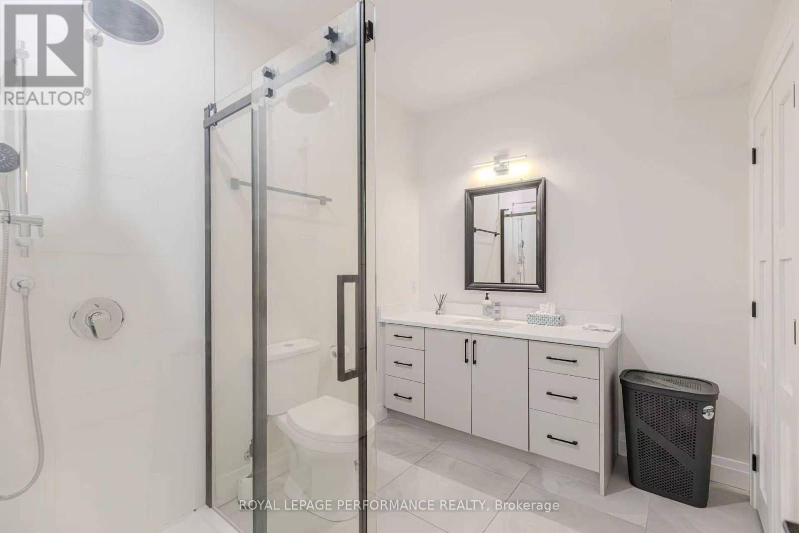 Unit B - 819 Aaron Avenue