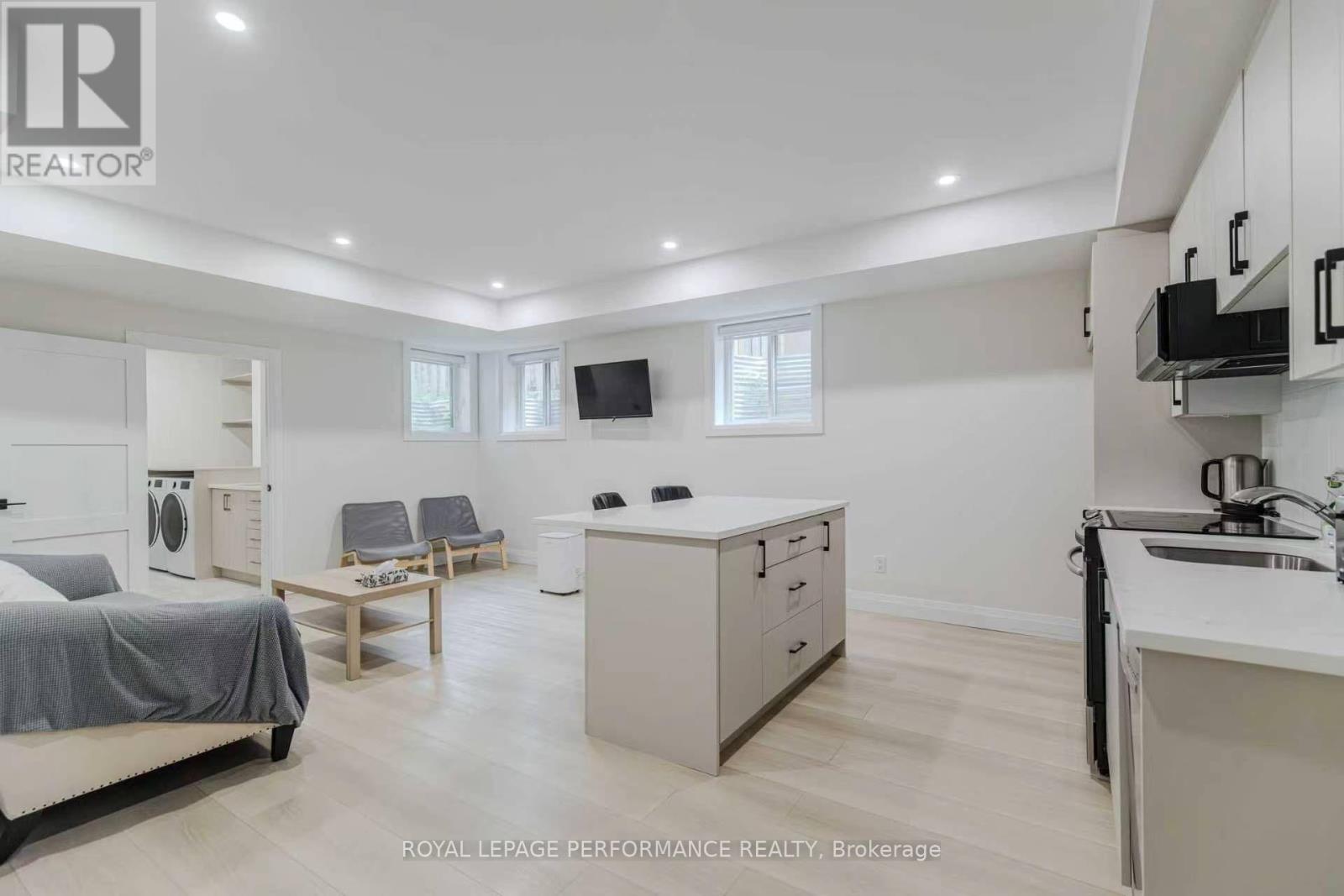 Unit B - 819 Aaron Avenue