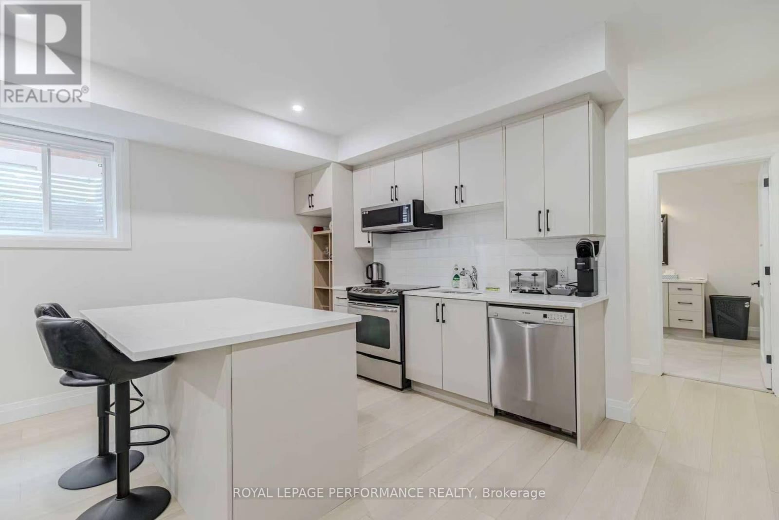 Unit B - 819 Aaron Avenue