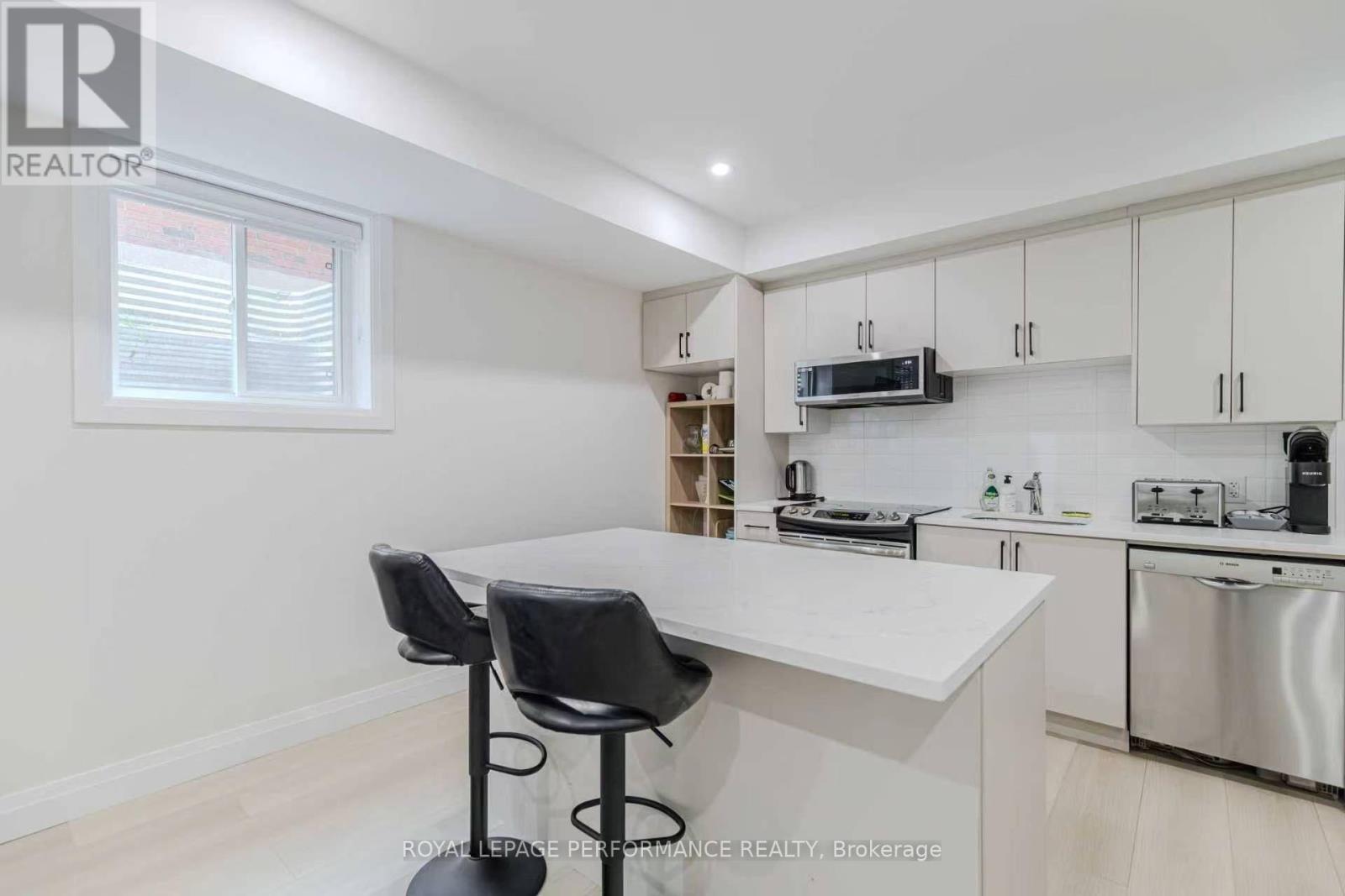 Unit B - 819 Aaron Avenue