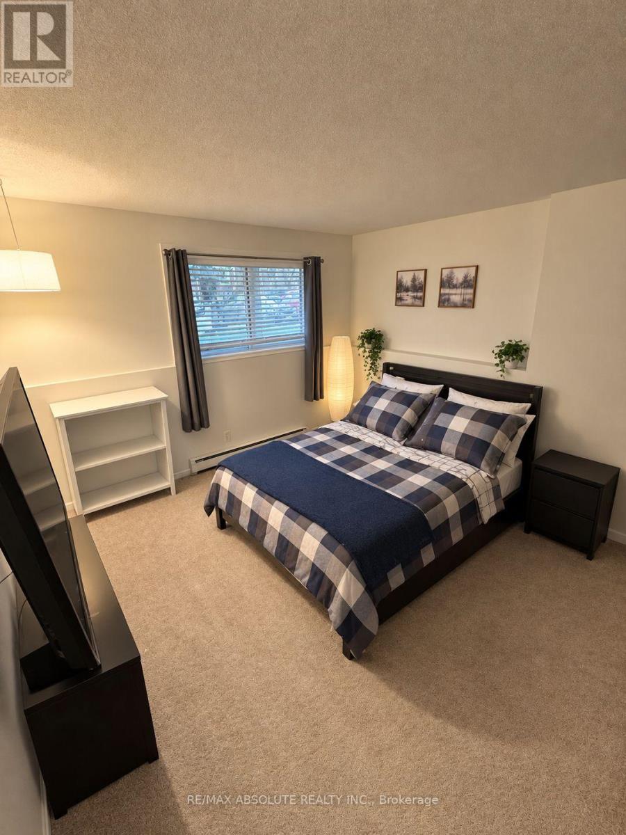 #1 440 FENERTY COURT W - 5