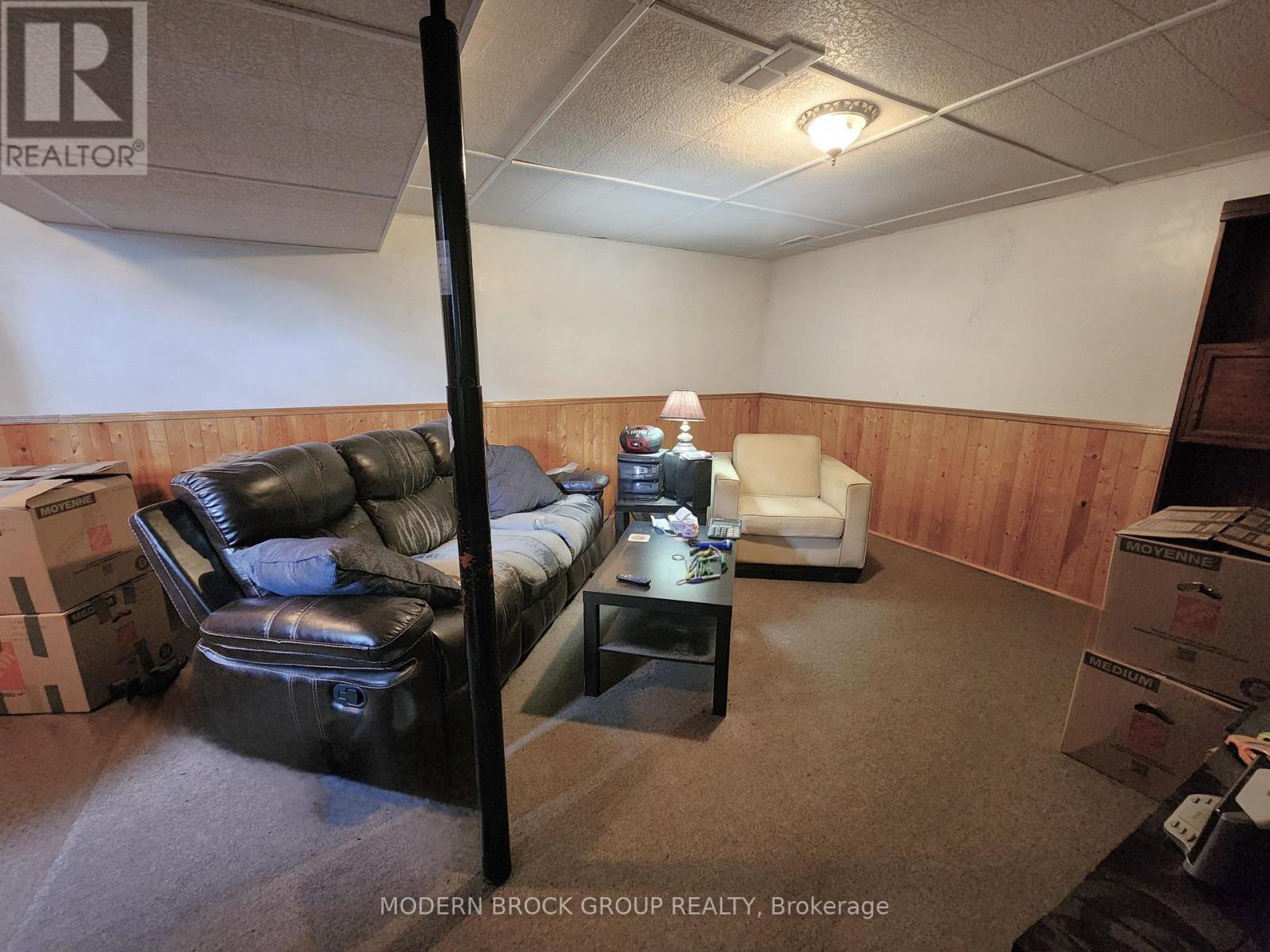 944 MACKENZIE ROAD - 27