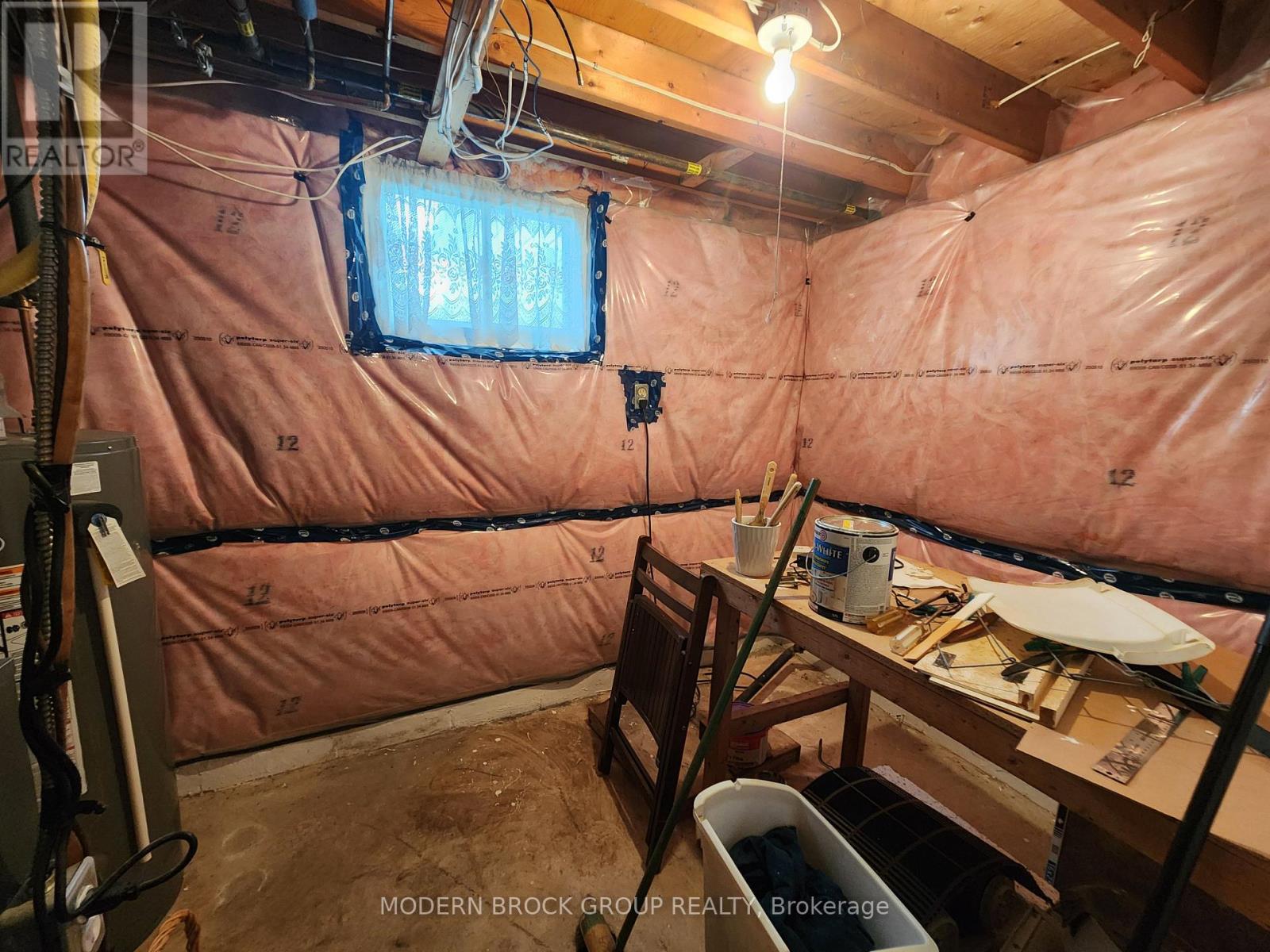 944 MACKENZIE ROAD - 35