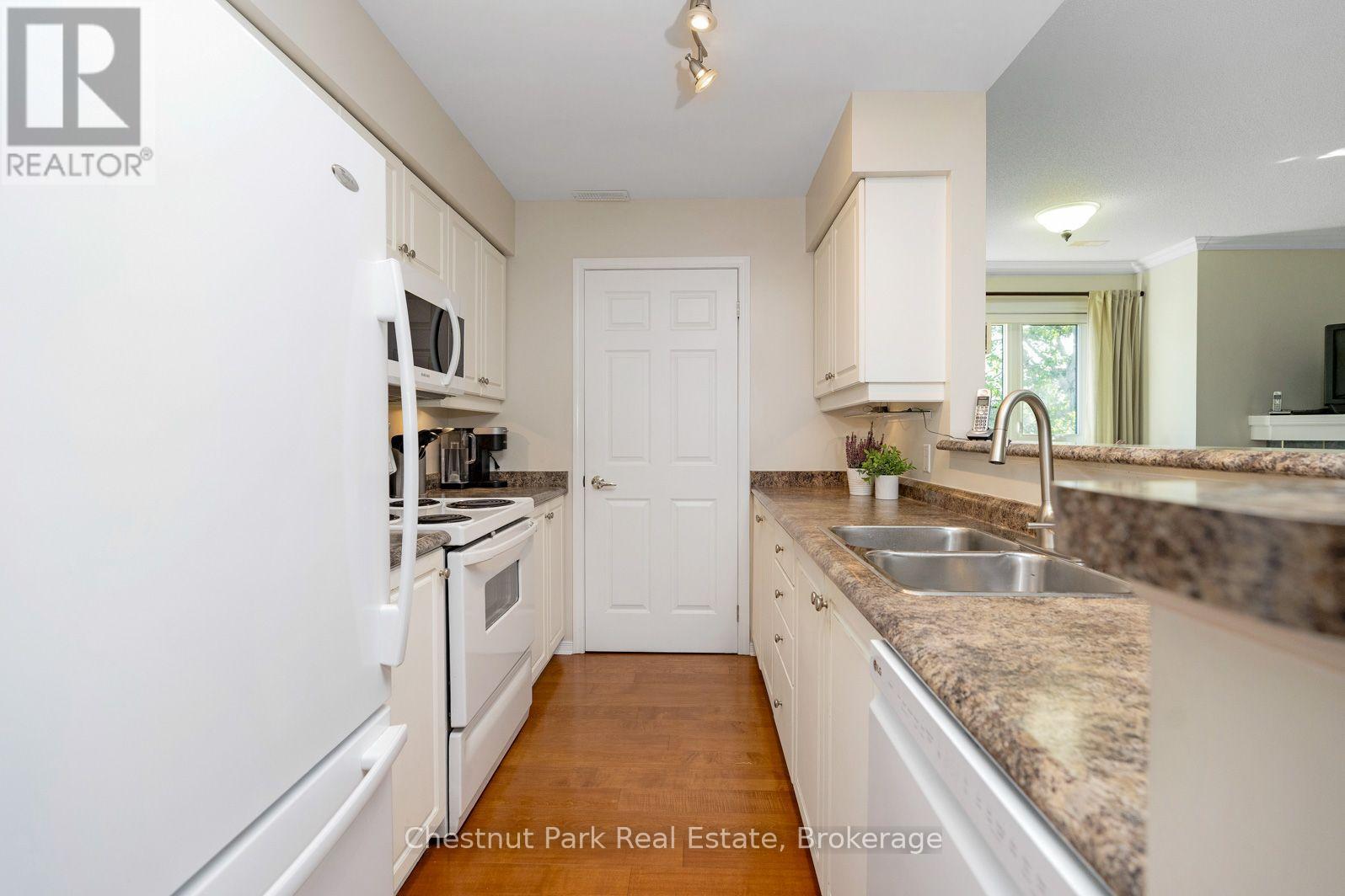 678 Johnston Park Avenue, Collingwood photo 20