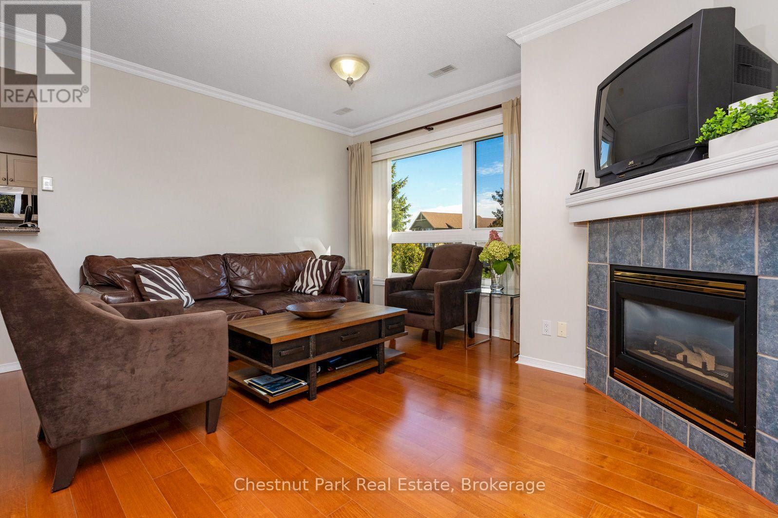 678 Johnston Park Avenue, Collingwood photo 25