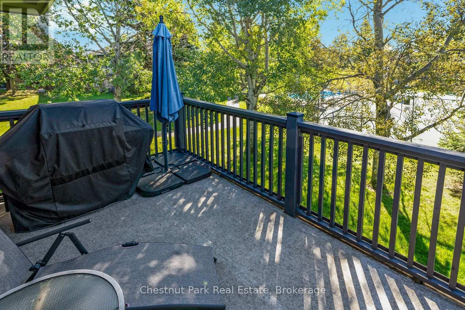 678 Johnston Park Avenue, Collingwood photo 4