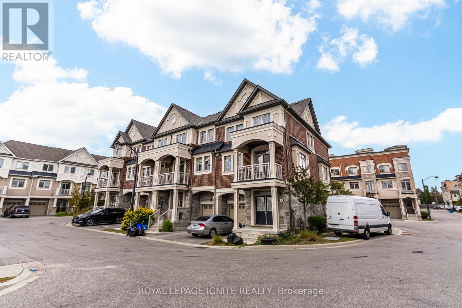 5 Sleeky Lane, Ajax, ON photo 2