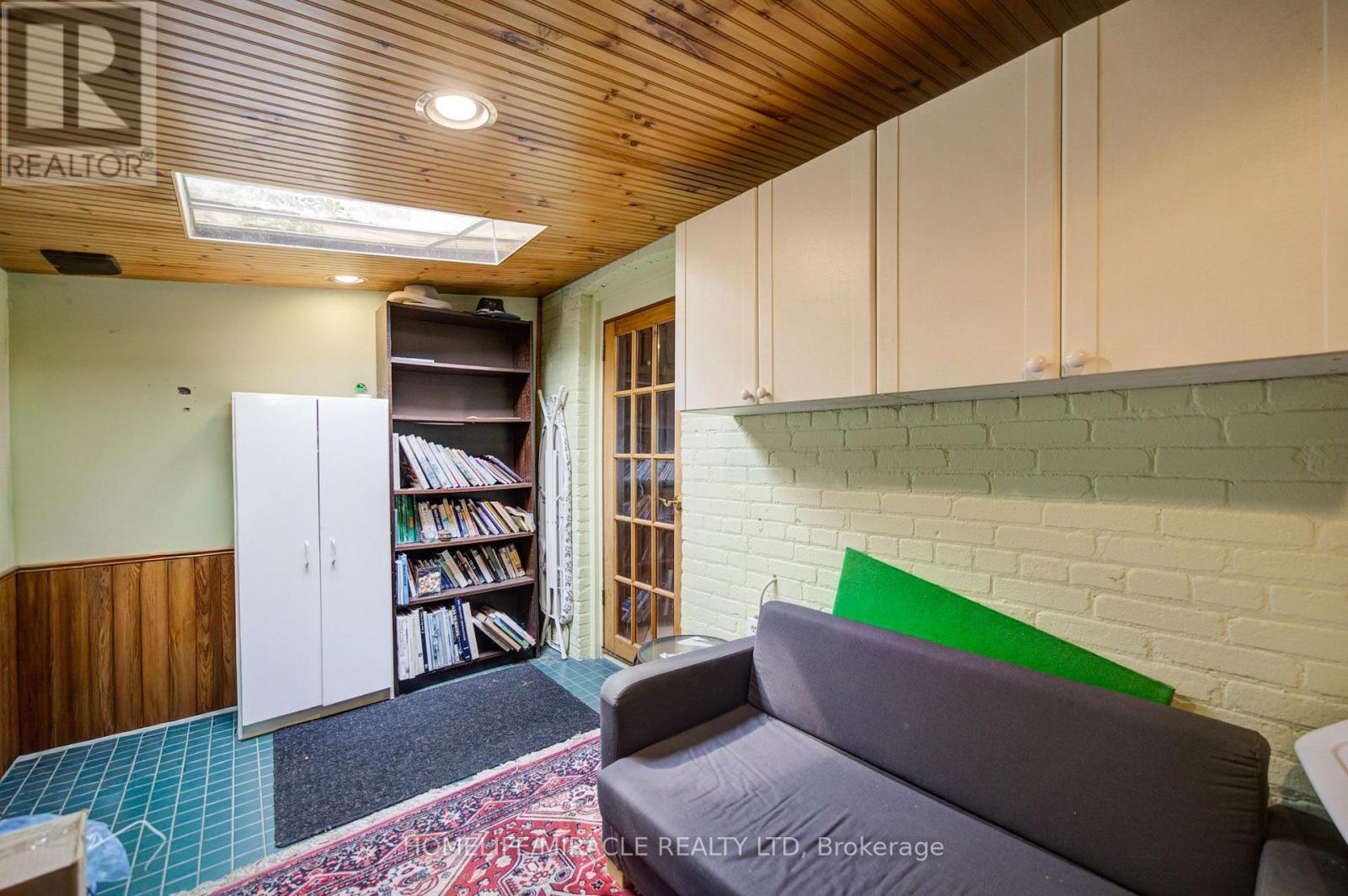 36 VALHALLA BOULEVARD - 26