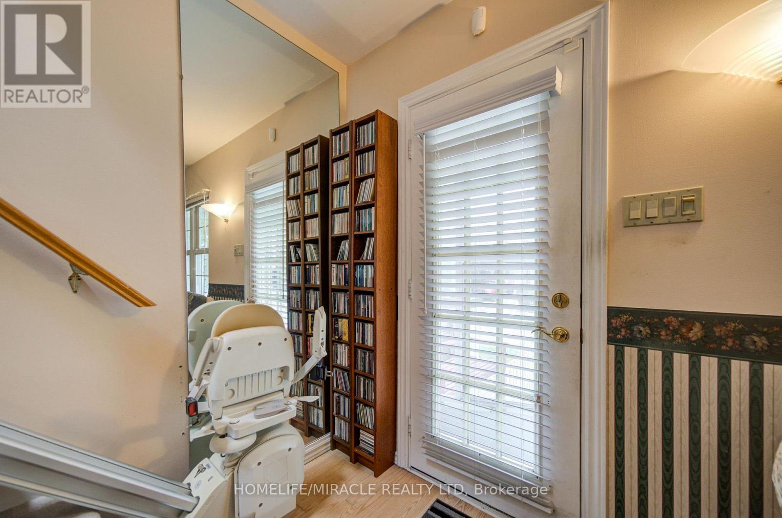 36 Valhalla Boulevard, Toronto, ON photo 8