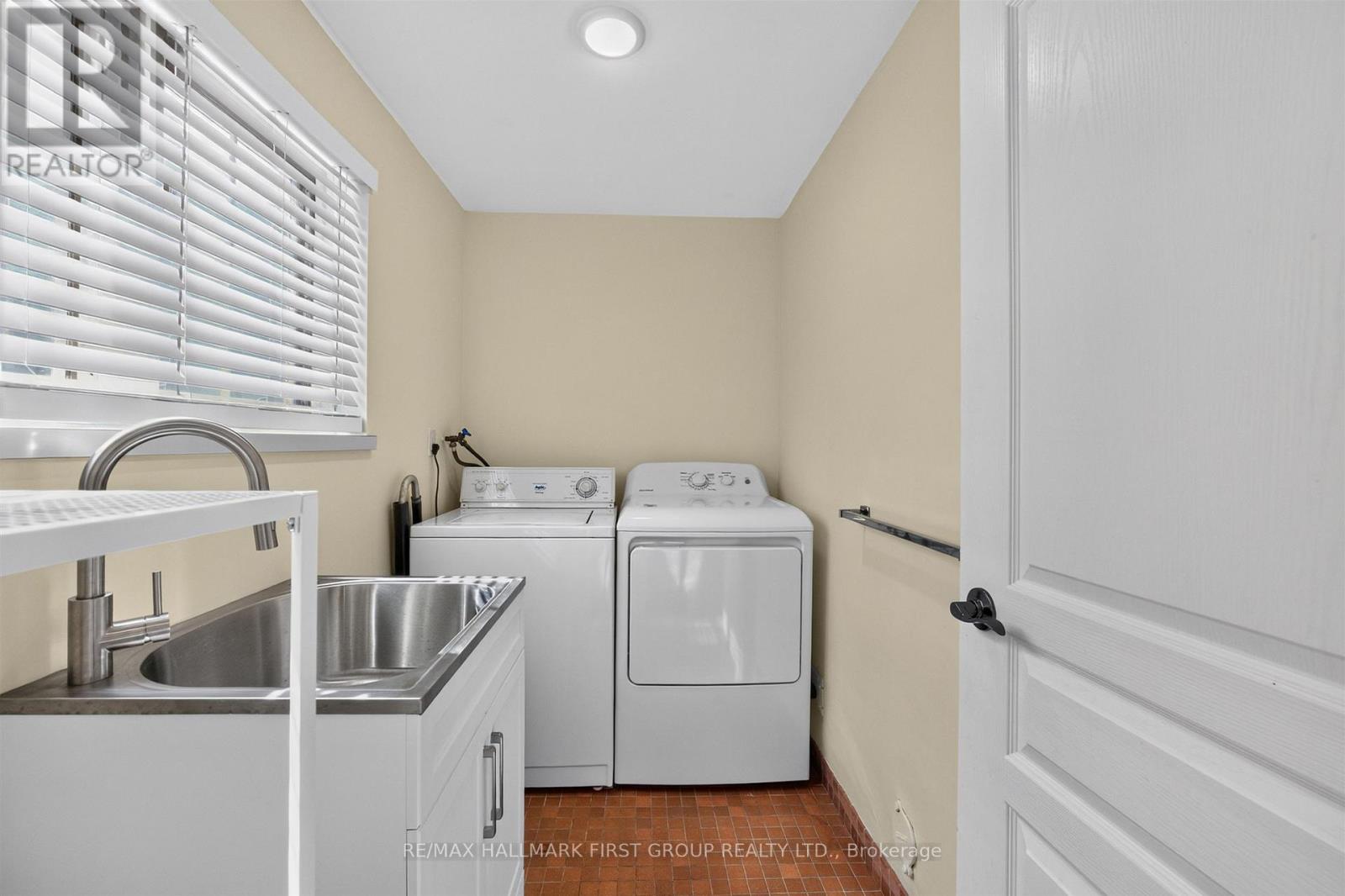 21 Ivan Road, Toronto, ON photo 18