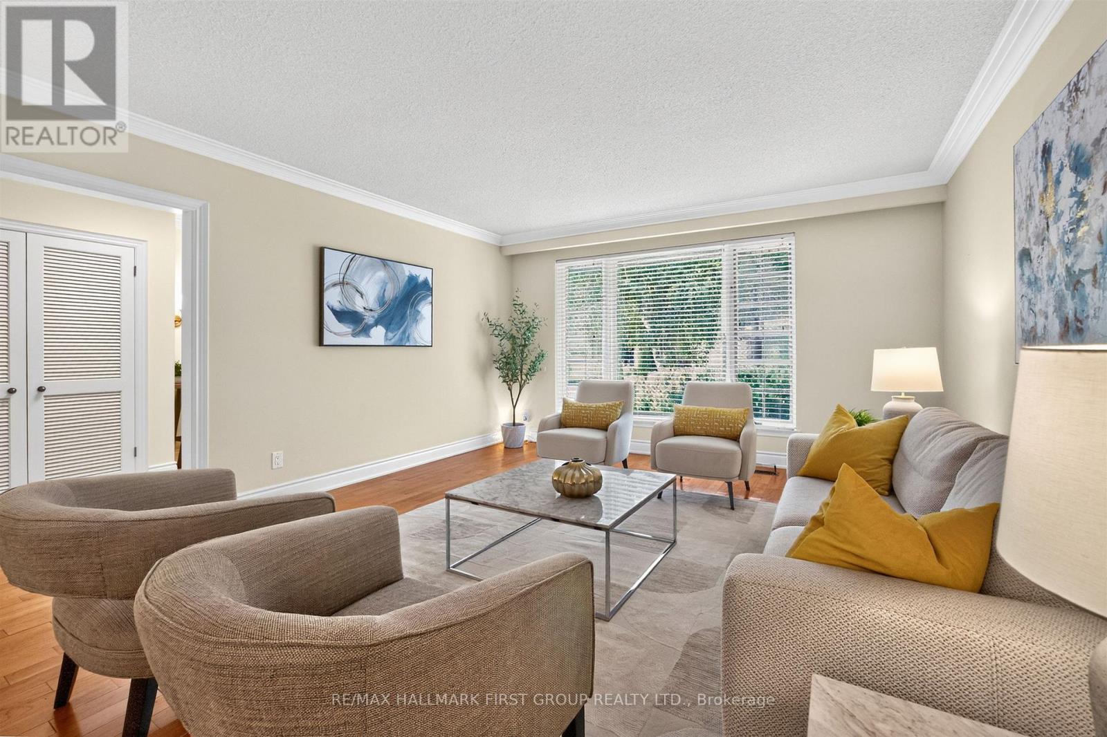 21 Ivan Road, Toronto, ON photo 3