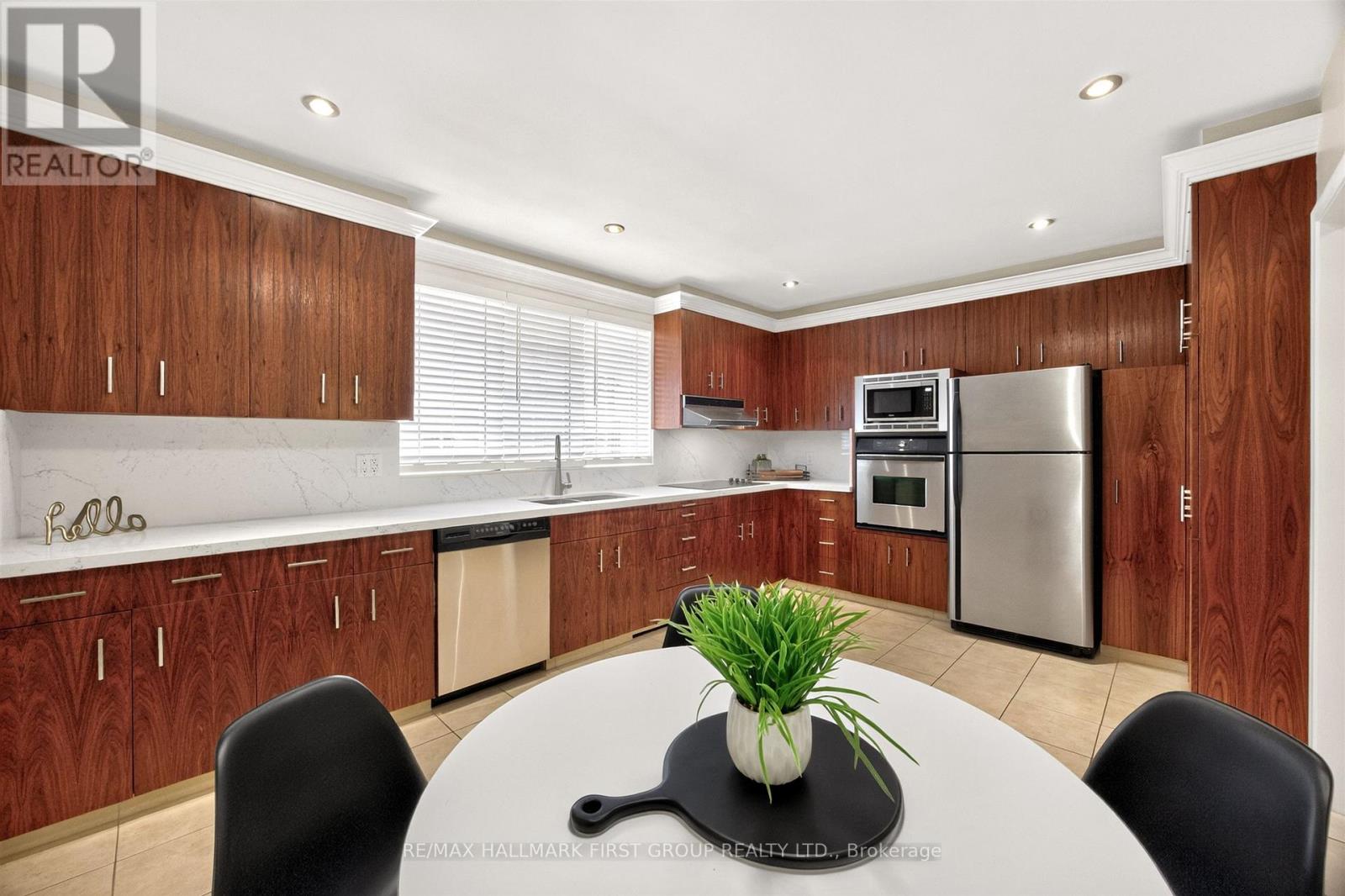 21 Ivan Road, Toronto, ON photo 4