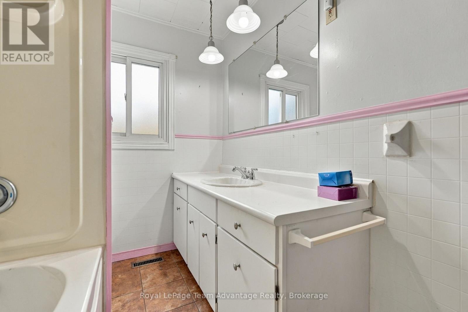 55 HIGHLAND CRESCENT - Image 21