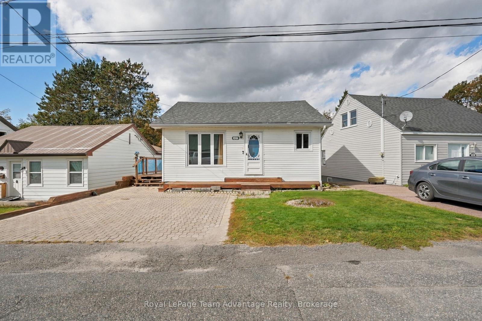 55 HIGHLAND CRESCENT - Image 3