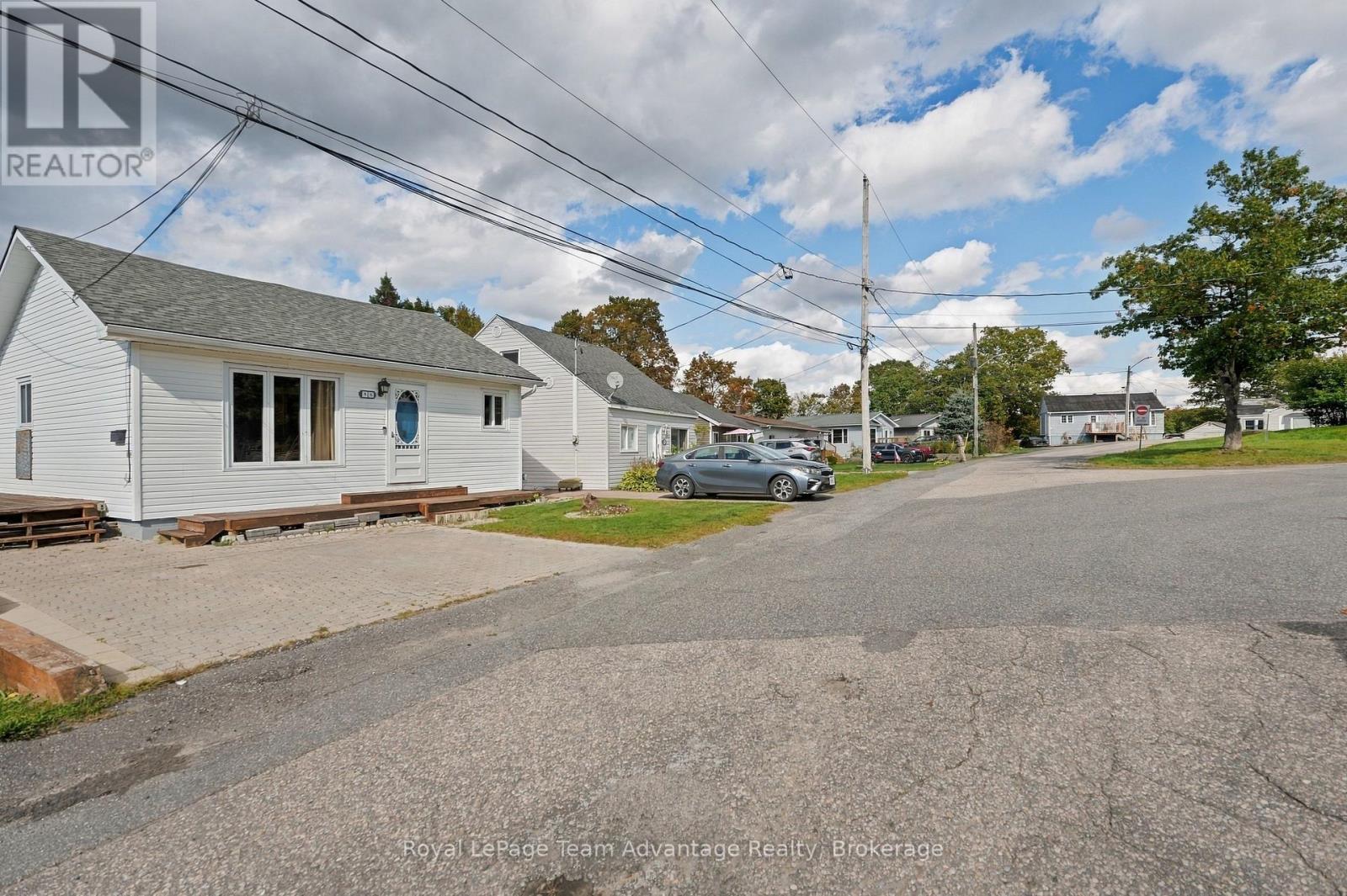 55 HIGHLAND CRESCENT - Image 34