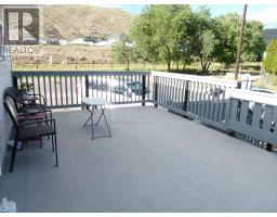 Kitchen - 1160 Meadow Lane, Kamloops, BC V2B5N5 Photo 8