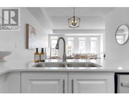 32 Mel Irving Drive, Bradford West Gwillimbury, ON L3Z4P1 Photo 19