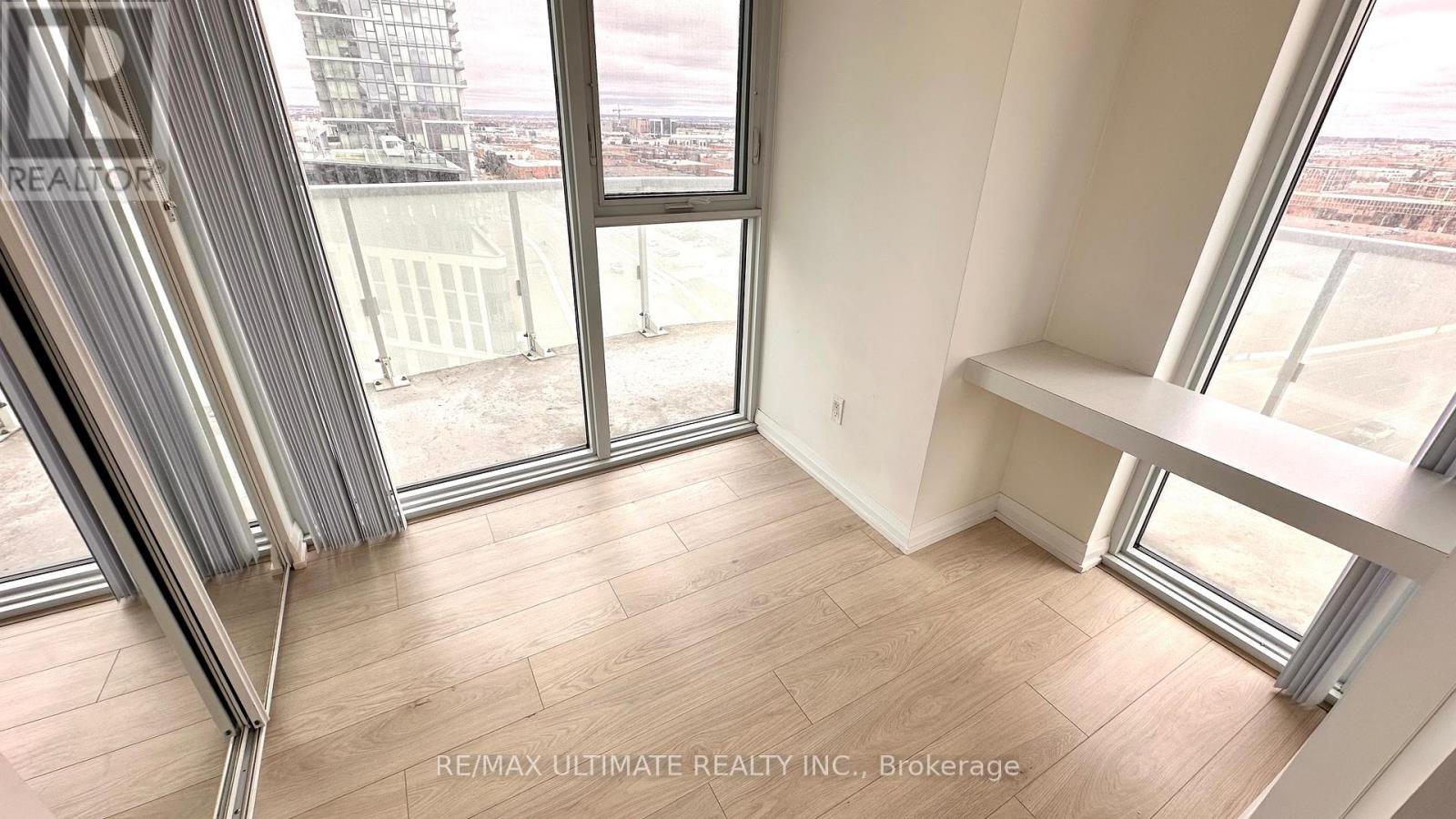 7895 Jane Street — photo 31
