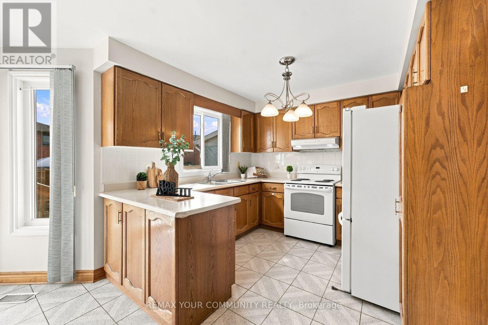 49 Trevor Street, Vaughan, ON photo 13