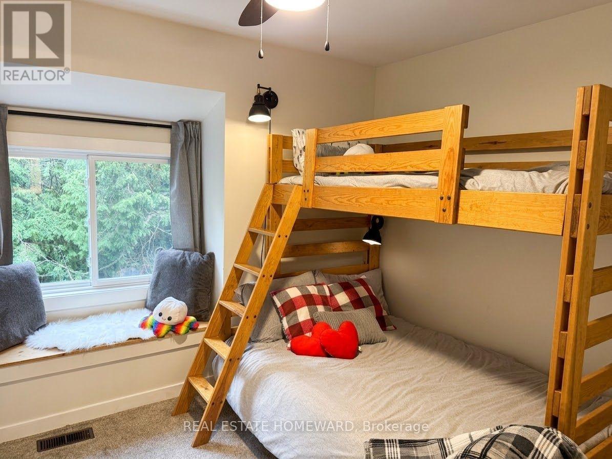 130 ESCARPMENT CRESCENT - 9
