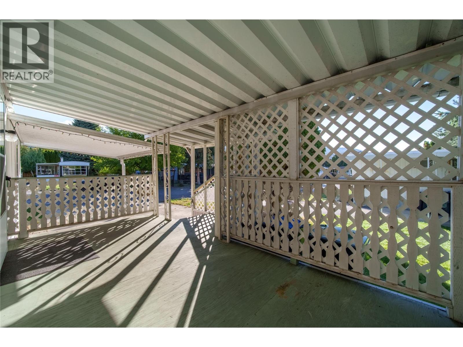 #207 197 Dauphin Avenue - 33