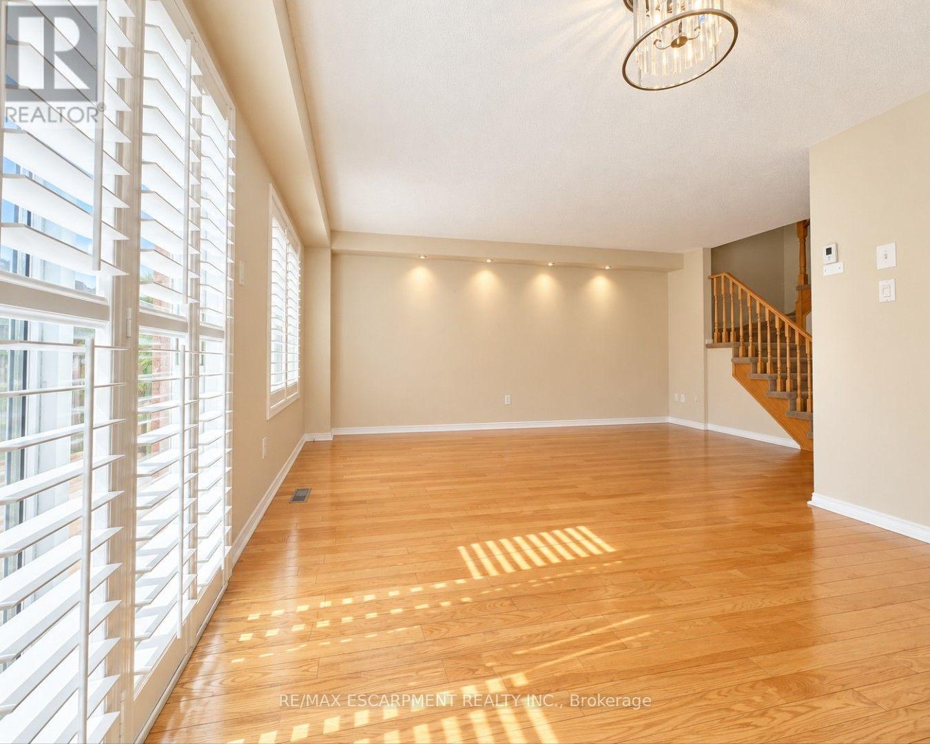 6143 Snowy Owl Crescent, Mississauga, ON photo 4