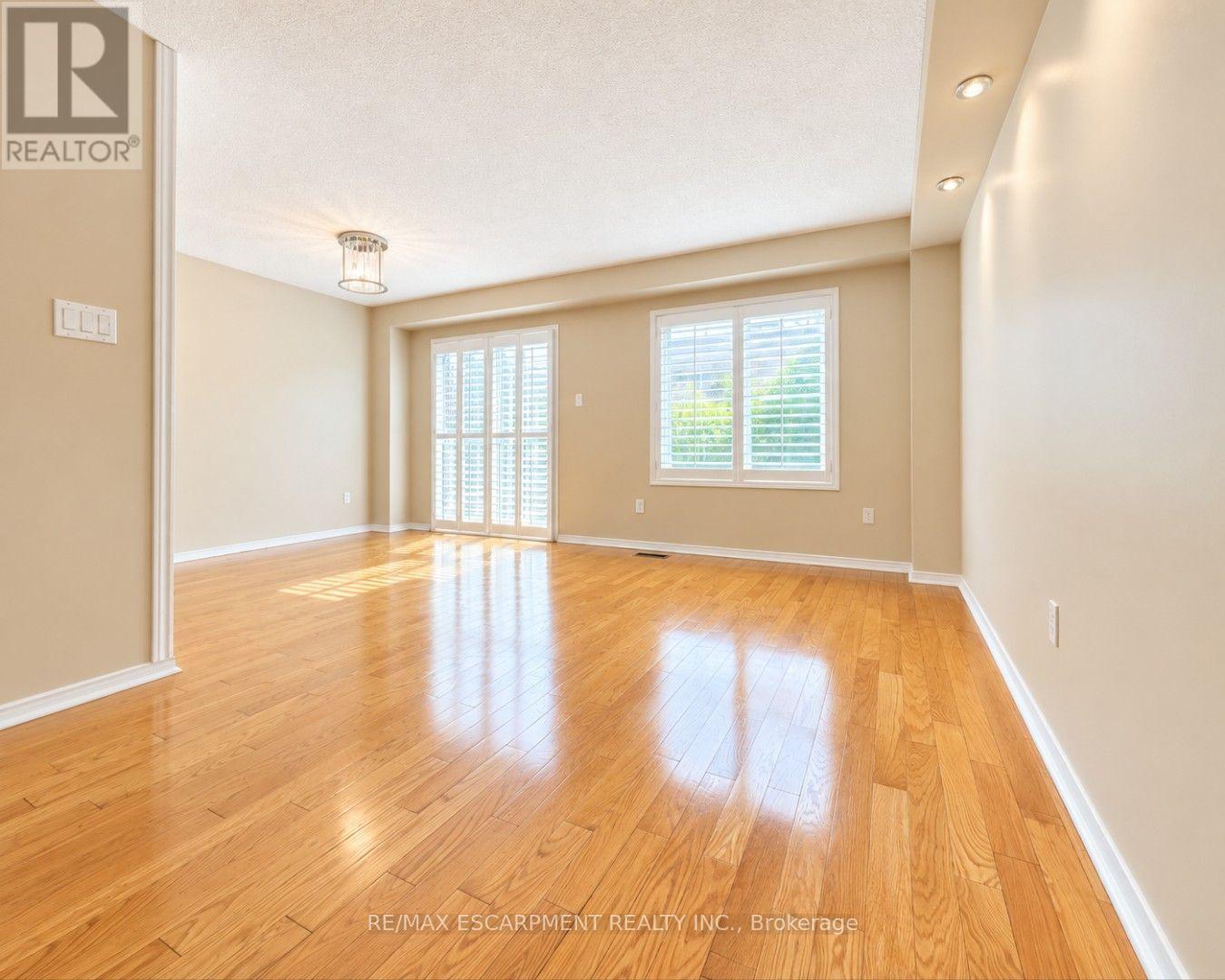 6143 Snowy Owl Crescent, Mississauga, ON photo 6