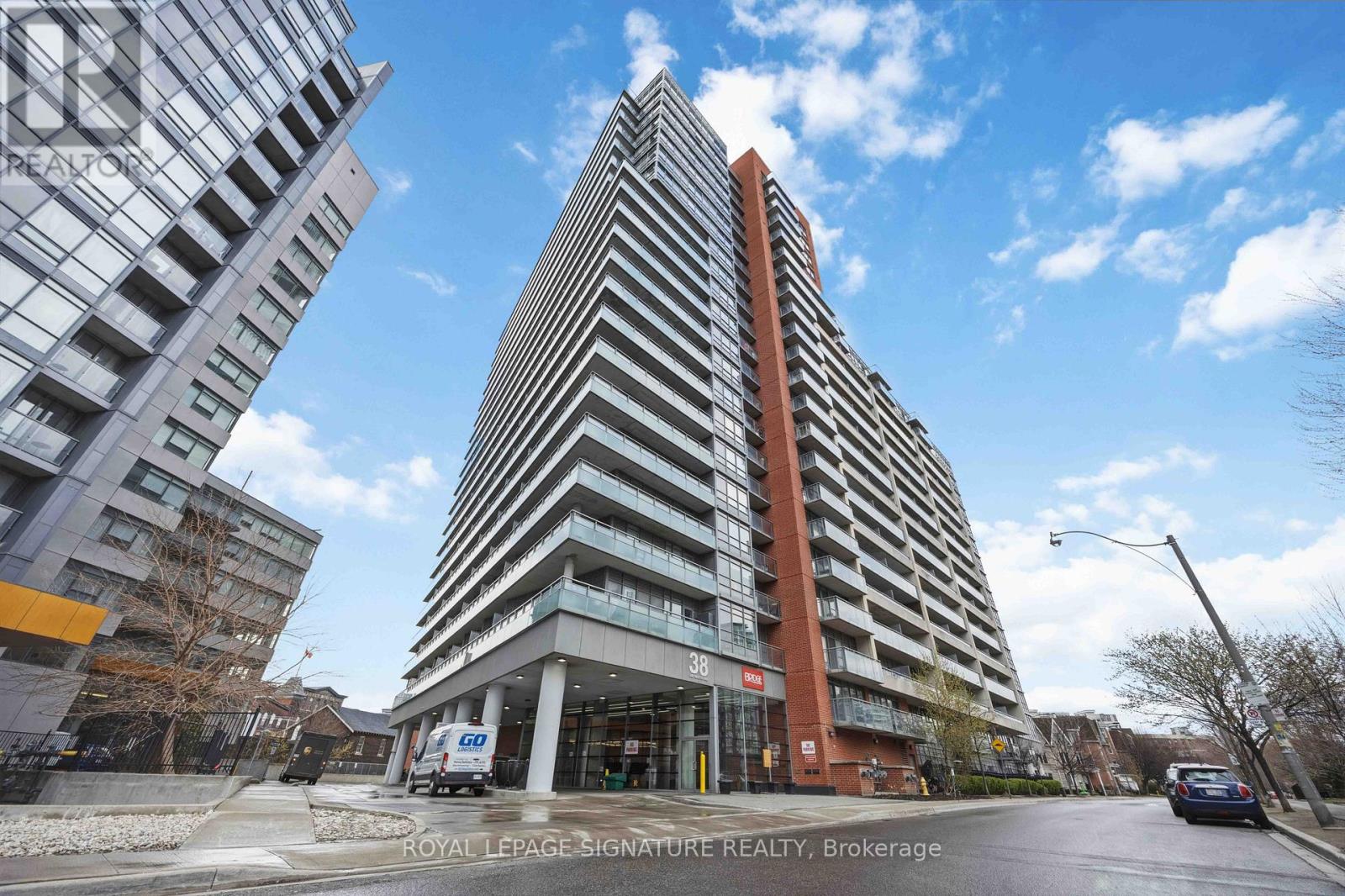 1625- 38 Joe Shuster Way, Toronto, ON photo 2