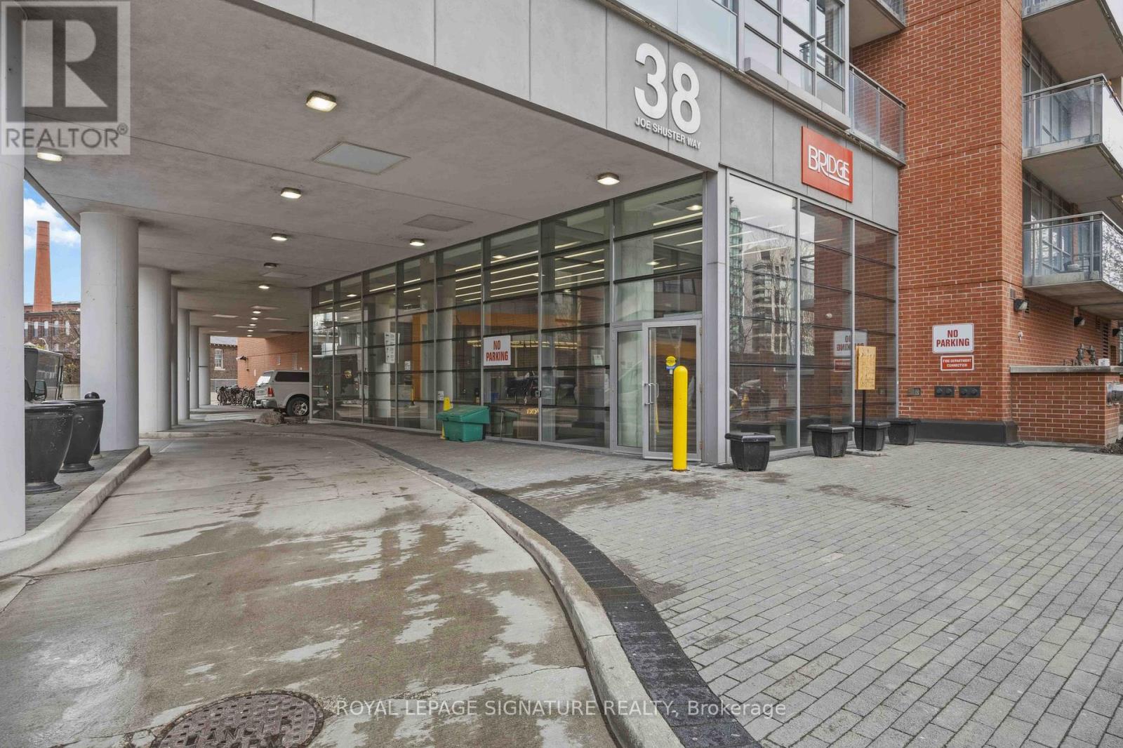 1625- 38 Joe Shuster Way, Toronto, ON photo 3