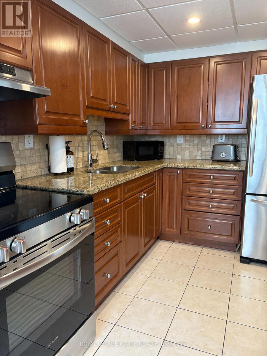 1105- 3590 Kaneff Crescent, Mississauga, ON photo 3