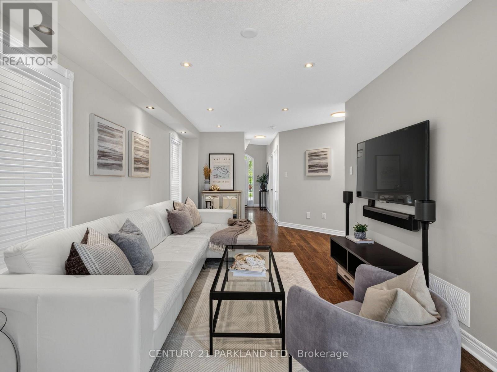 228 Rosemount Avenue, Toronto, ON photo 6