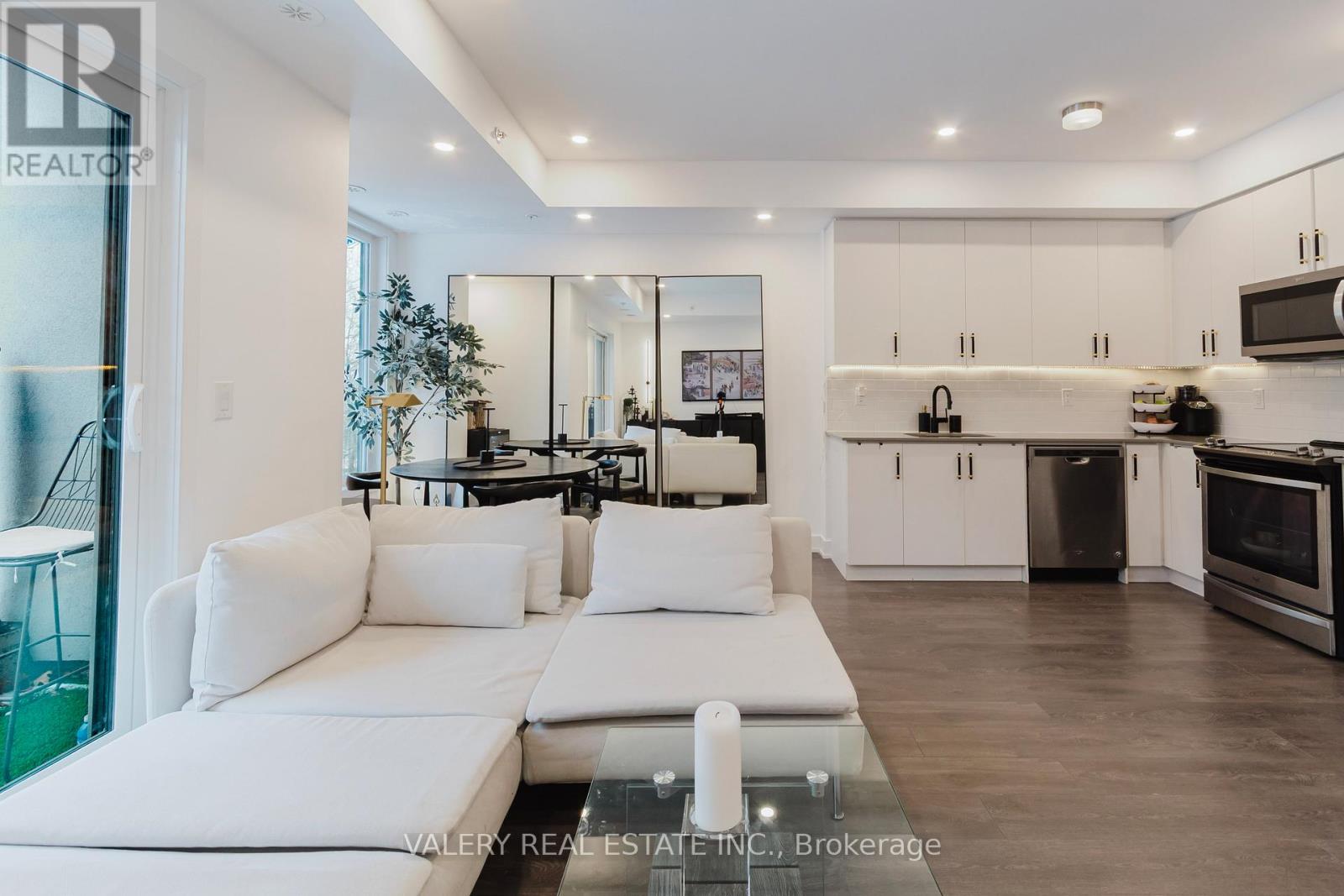 Photo of 3492 Widdicombe Way