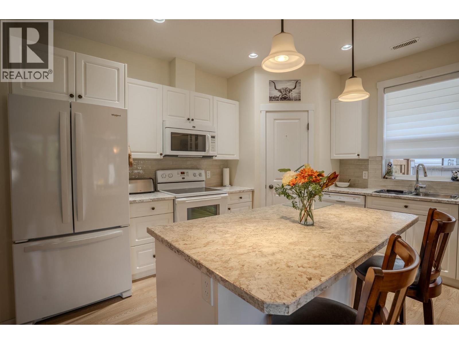 2620 ROSEWOOD Avenue - 9