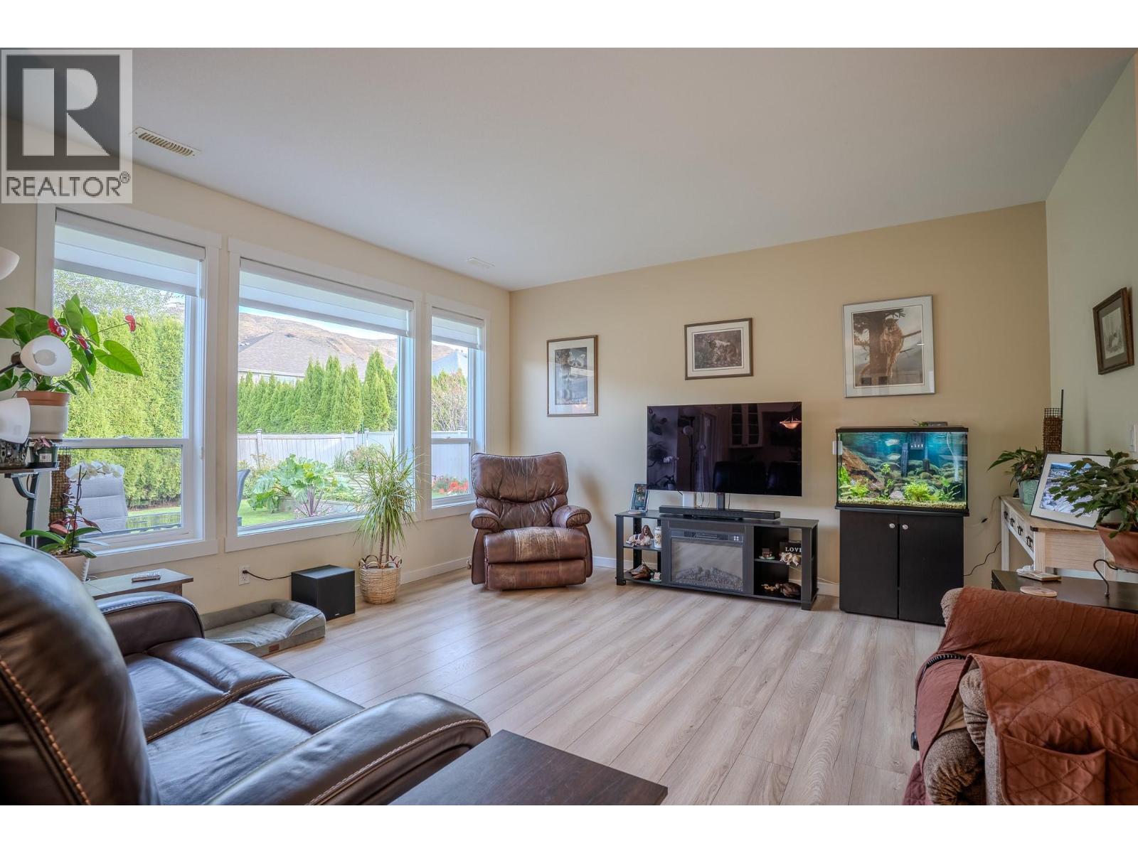 2620 ROSEWOOD Avenue - 4