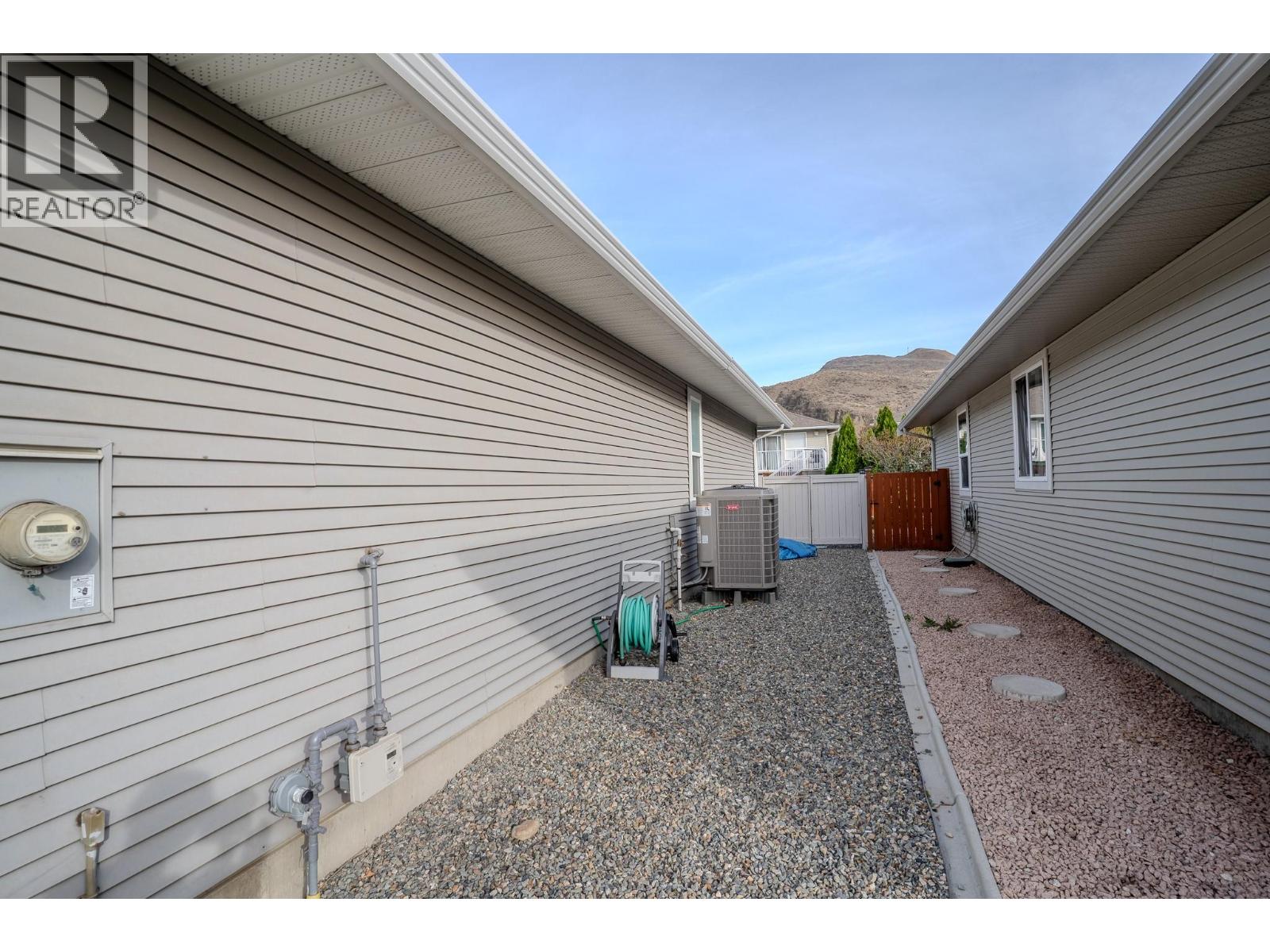 2620 ROSEWOOD Avenue - 31
