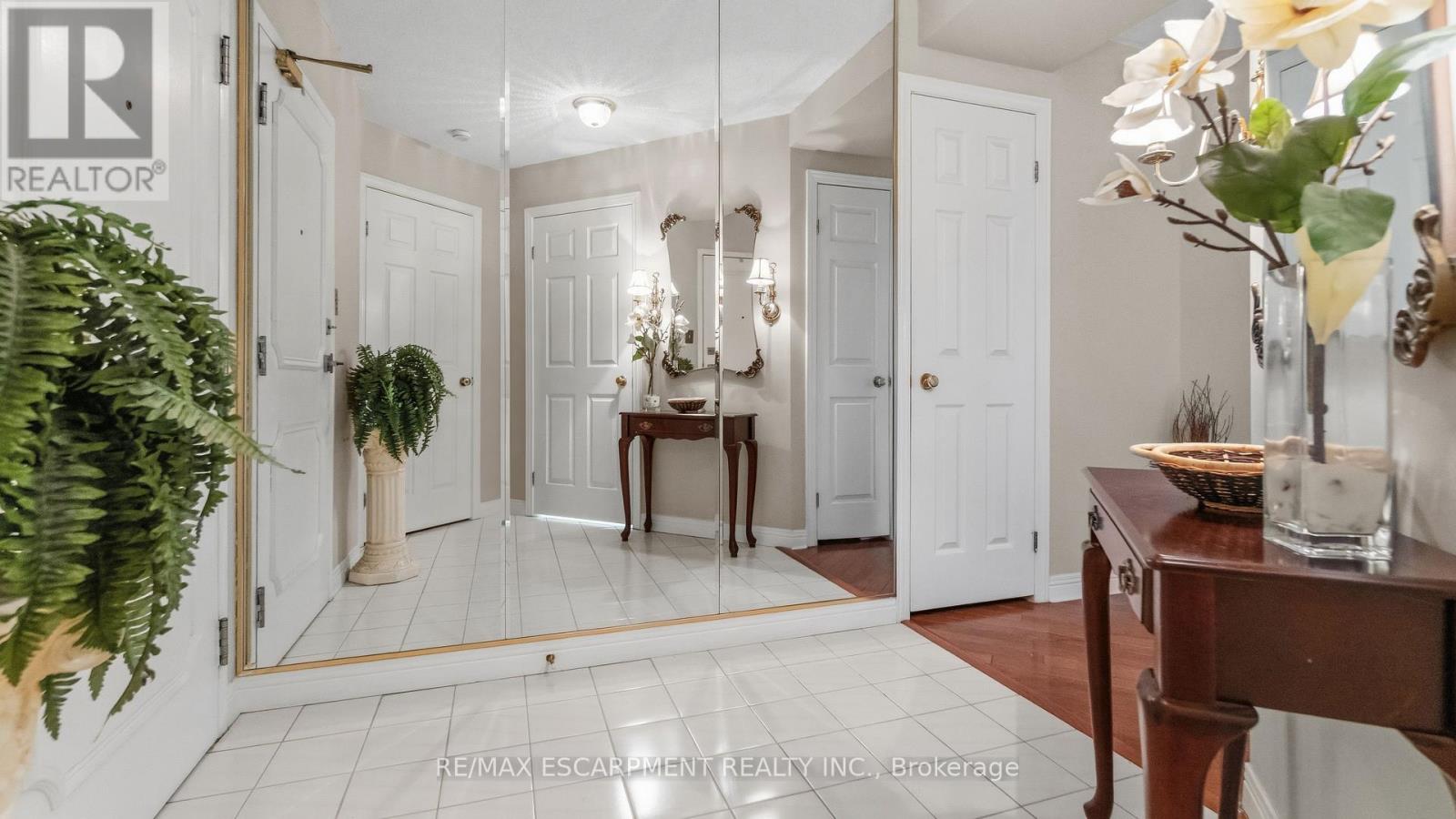 510- 8 Village Green Boulevard, Hamilton, ON photo 3
